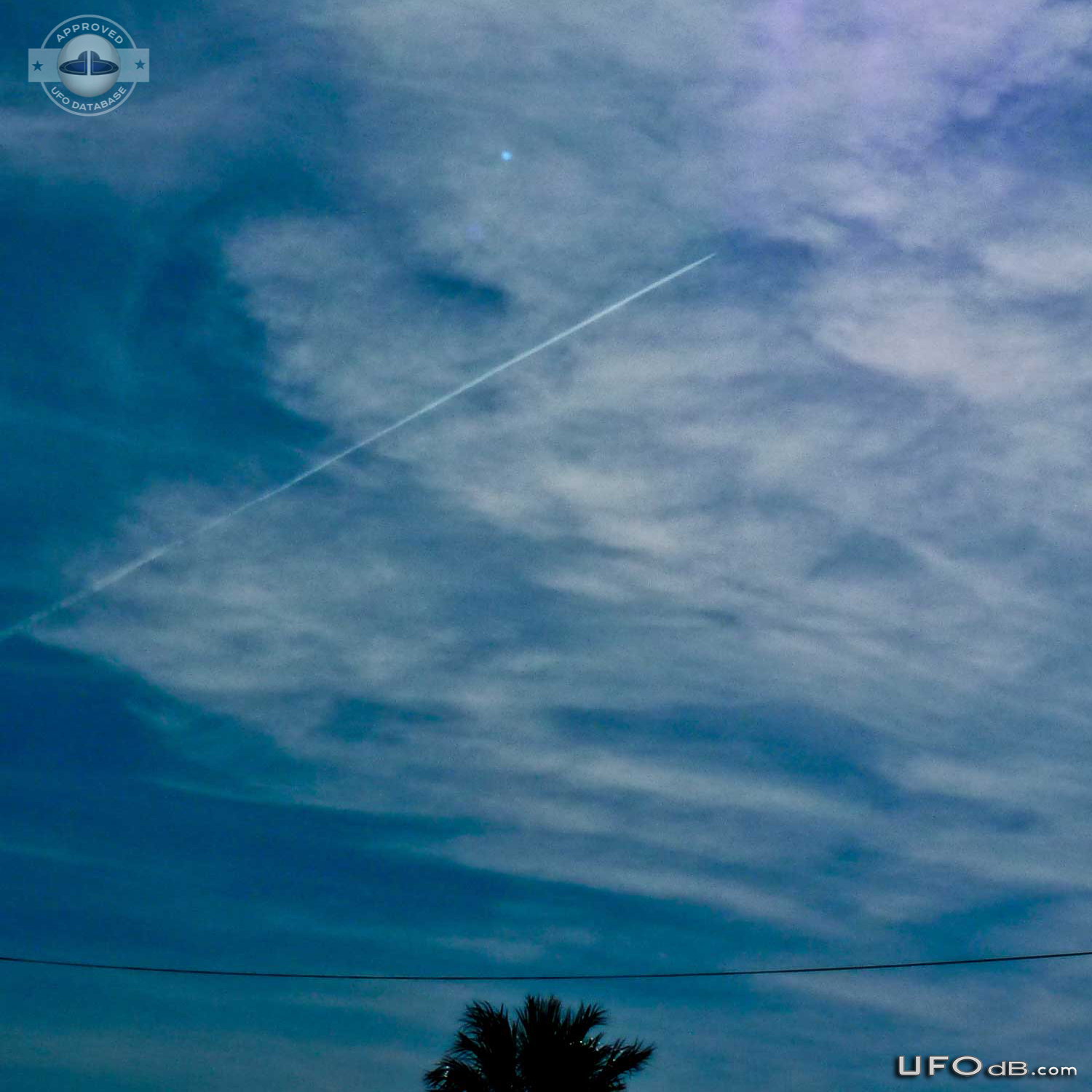 Sphere UFO caught on picture near chemtrail in Albania - October 2011 UFO Picture #374-2