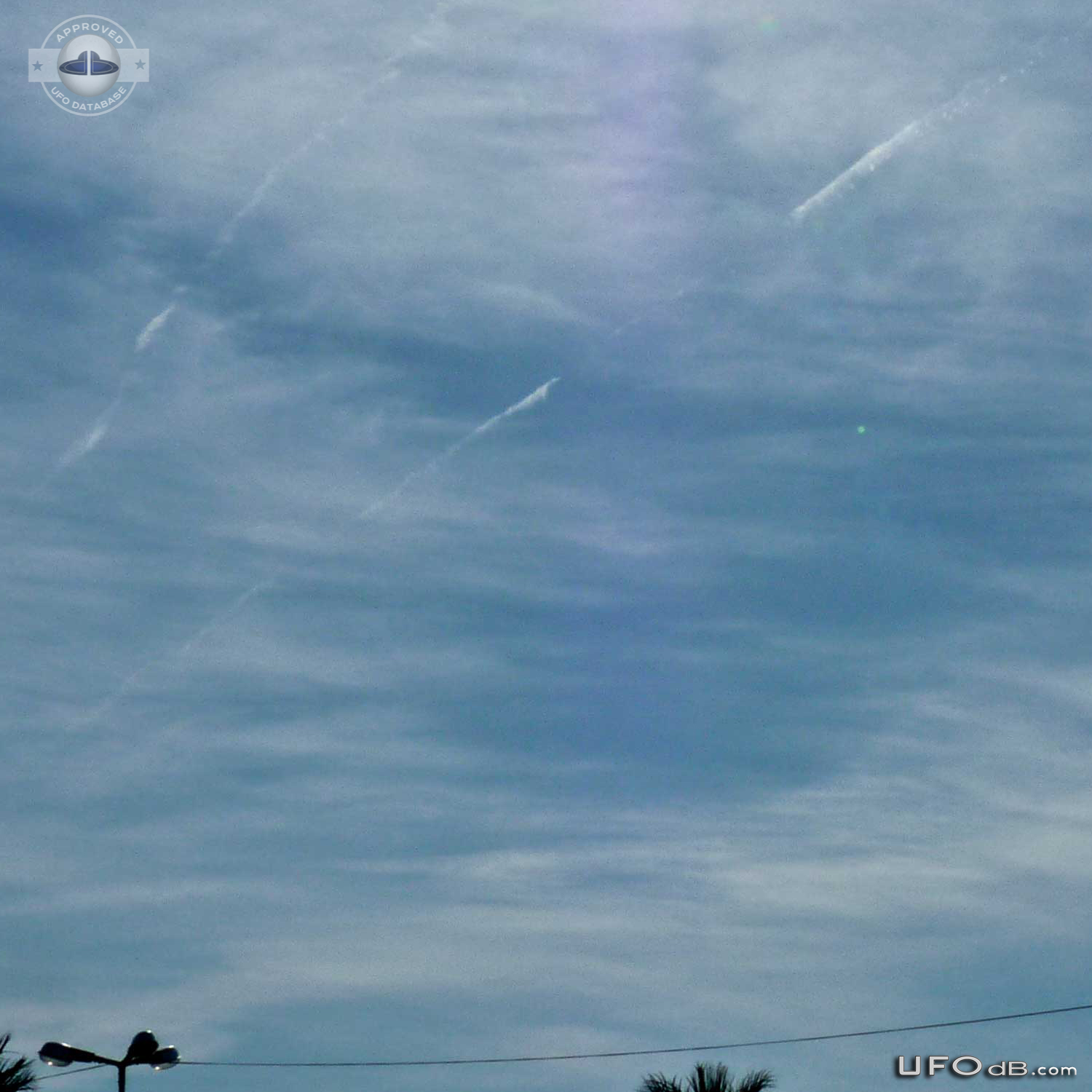 Sphere UFO caught on picture near chemtrail in Albania - October 2011 UFO Picture #374-3