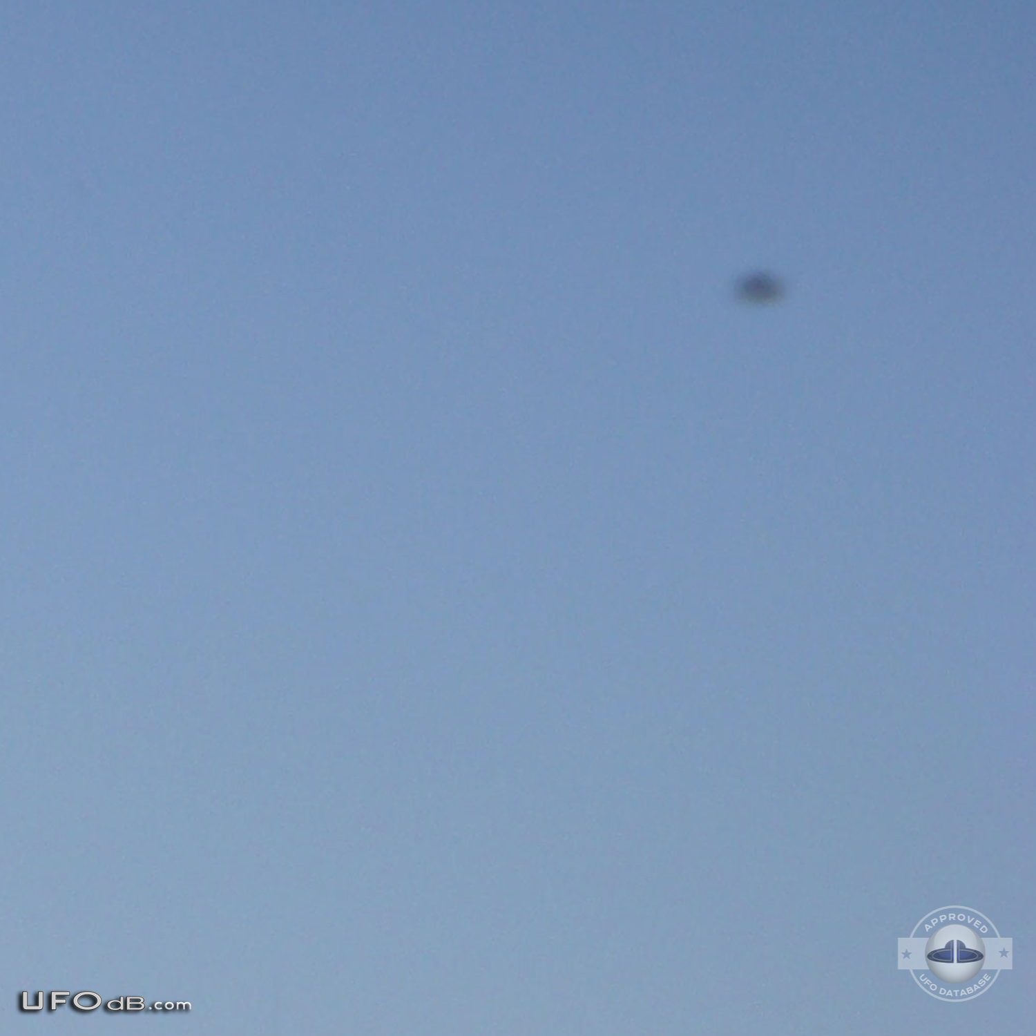 Two ufo pictures taken in the high mountains - Puerto Rico - July 2011 UFO Picture #376-2