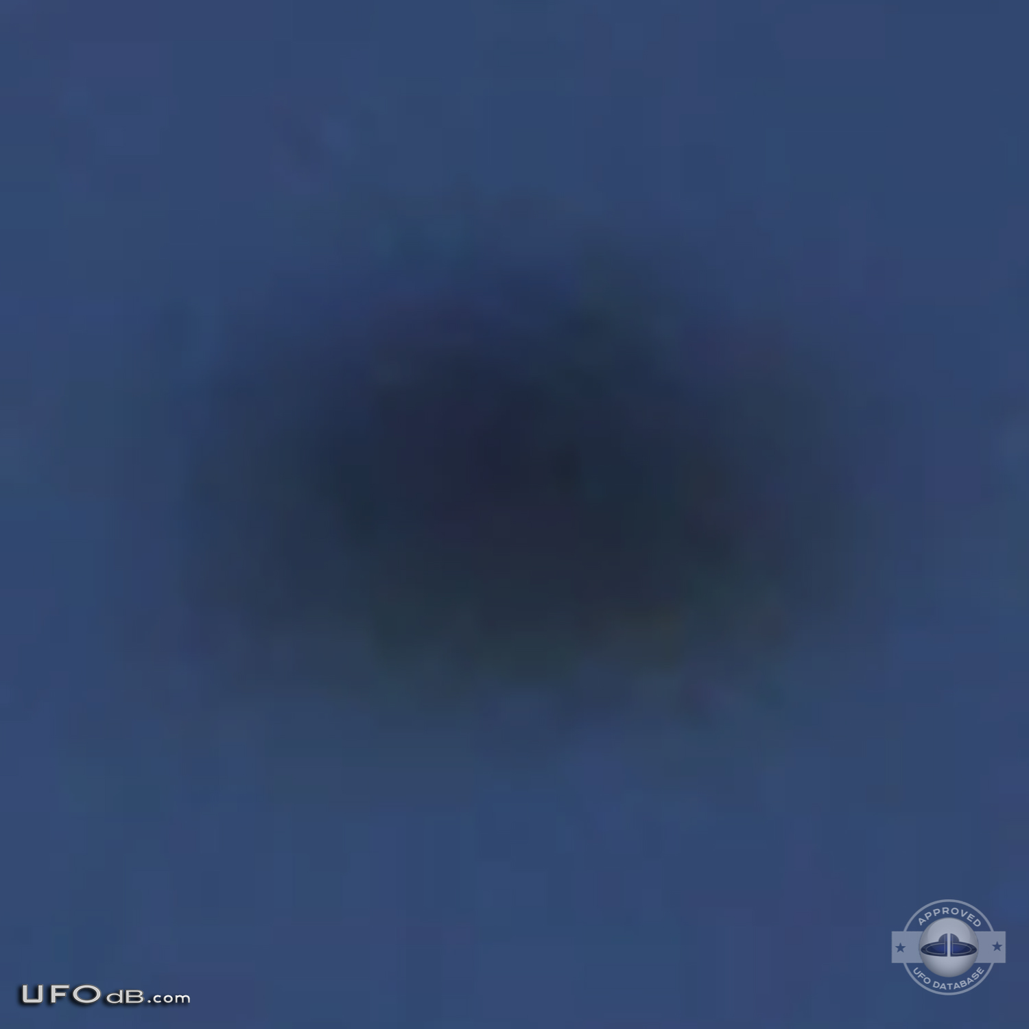 Two ufo pictures taken in the high mountains - Puerto Rico - July 2011 UFO Picture #376-4