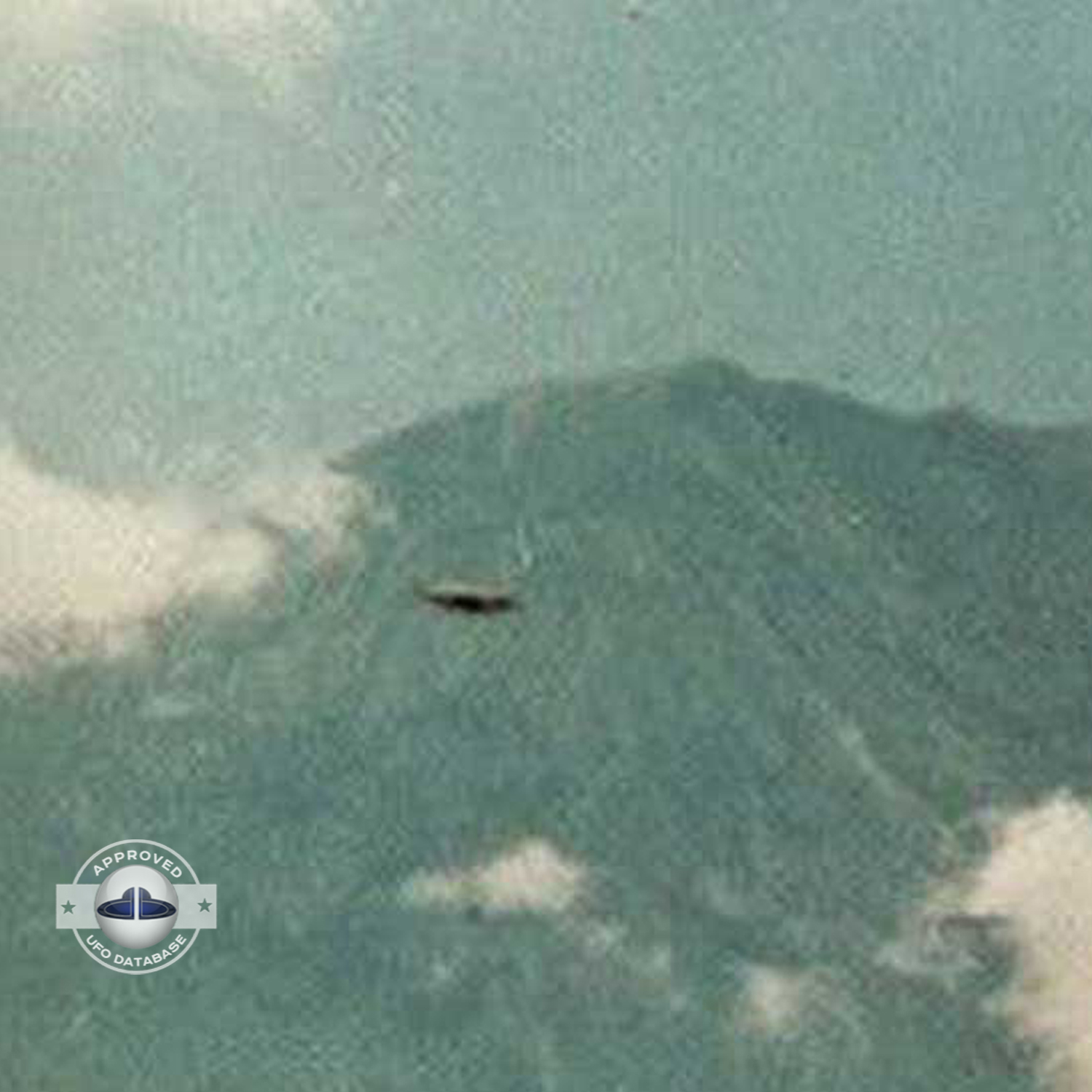 UFO Picture - UFO in Bali island, Indonesia - UFO Picture 1973 UFO Picture #38-3