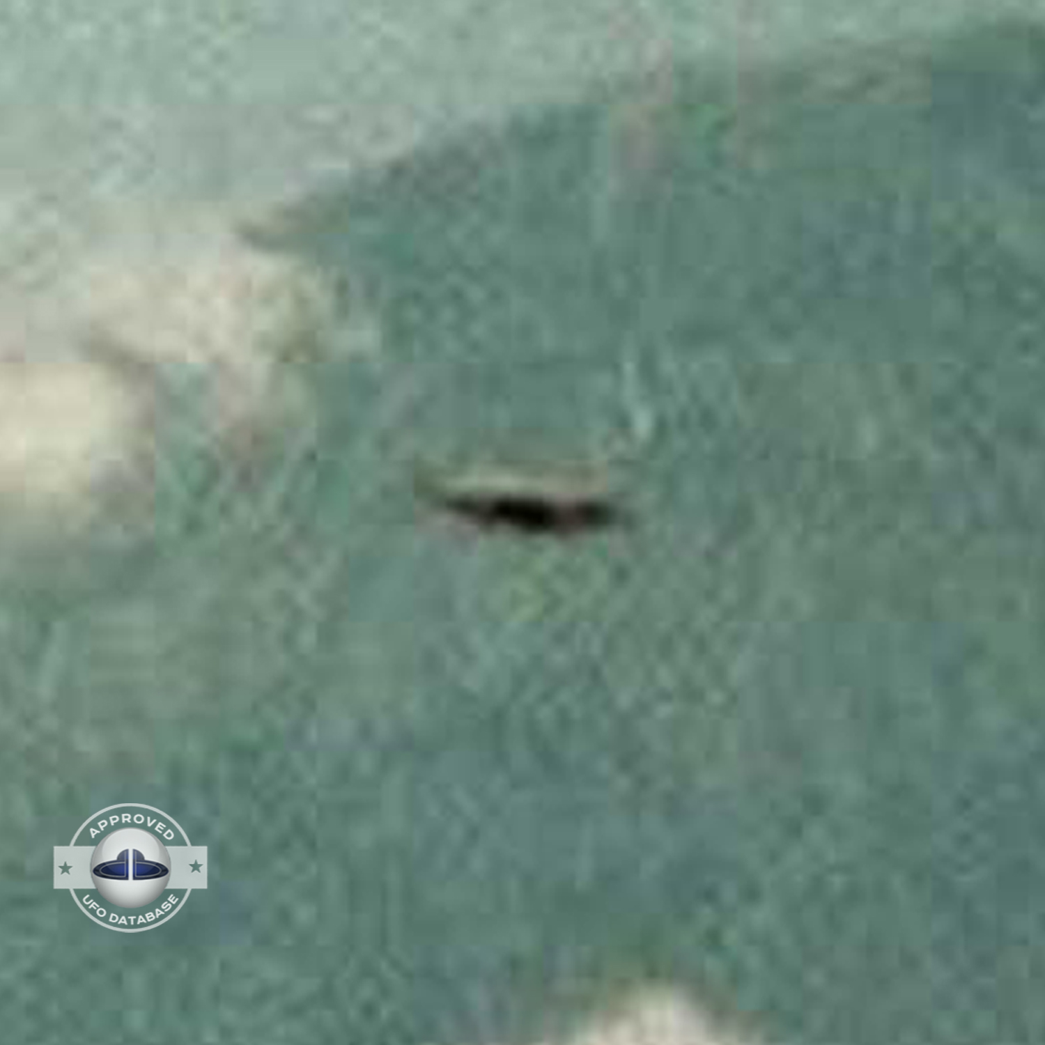 UFO Picture - UFO in Bali island, Indonesia - UFO Picture 1973 UFO Picture #38-4