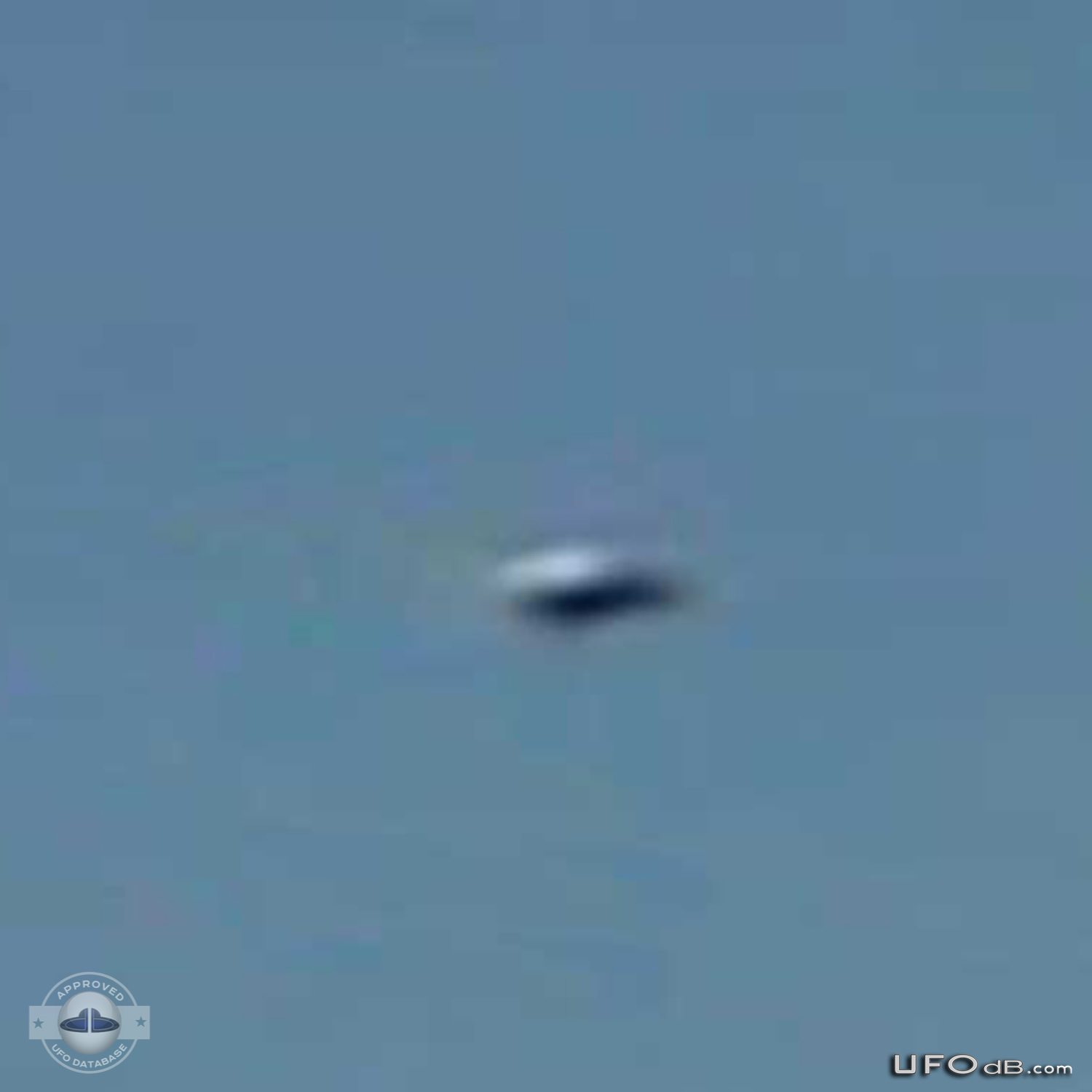Toutist in Riva del Garda, Italy get a picture of a UFO - October 2011 UFO Picture #382-6