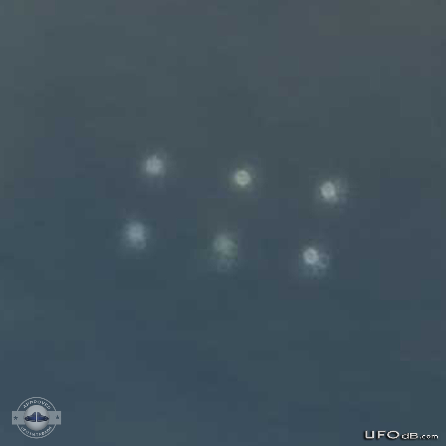 Pictures shot from bus reveals six ufos in a rectangle formation UFO Picture #383-3
