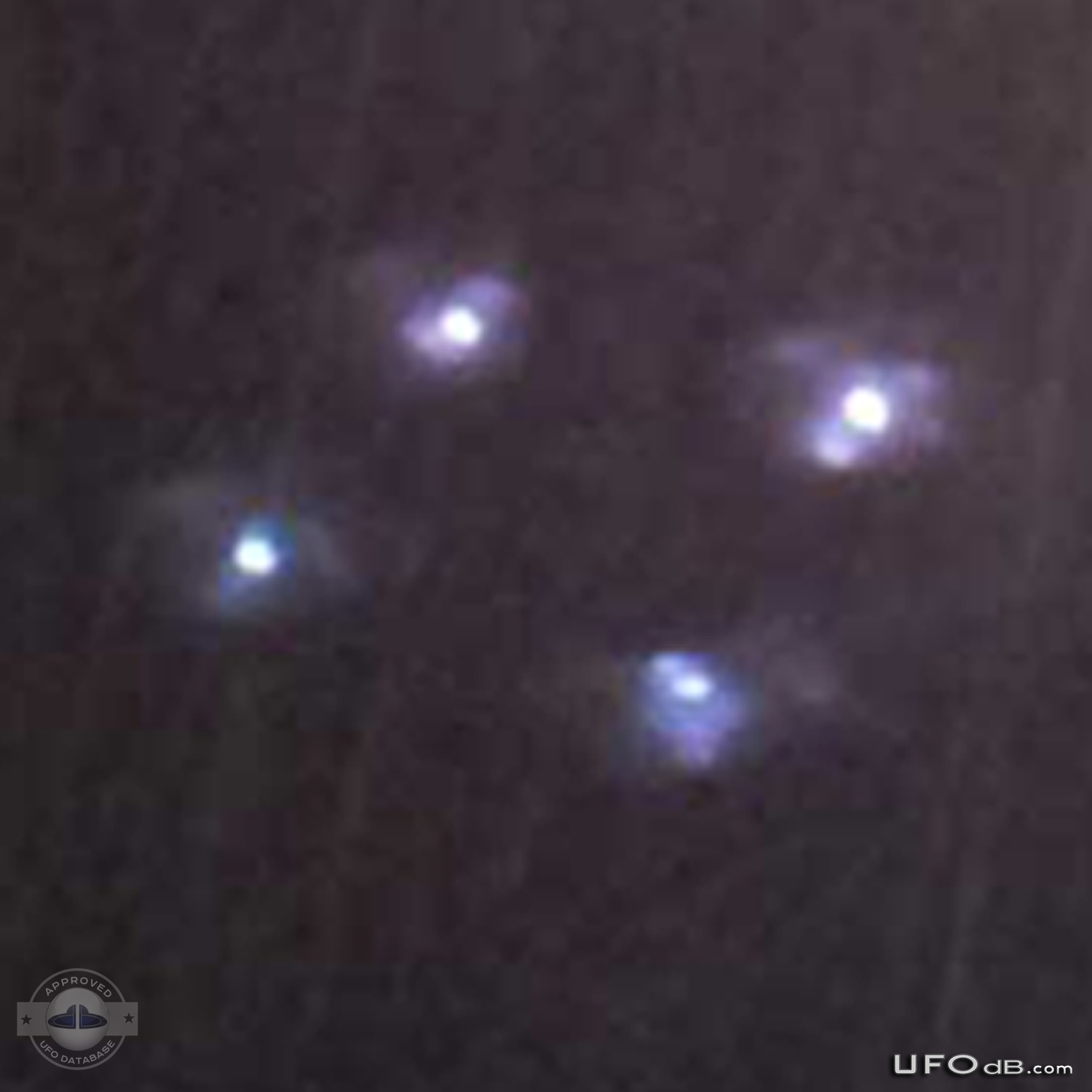 Square shaped UFO caught on picture during heavy rainfall - Rialto CA UFO Picture #384-4