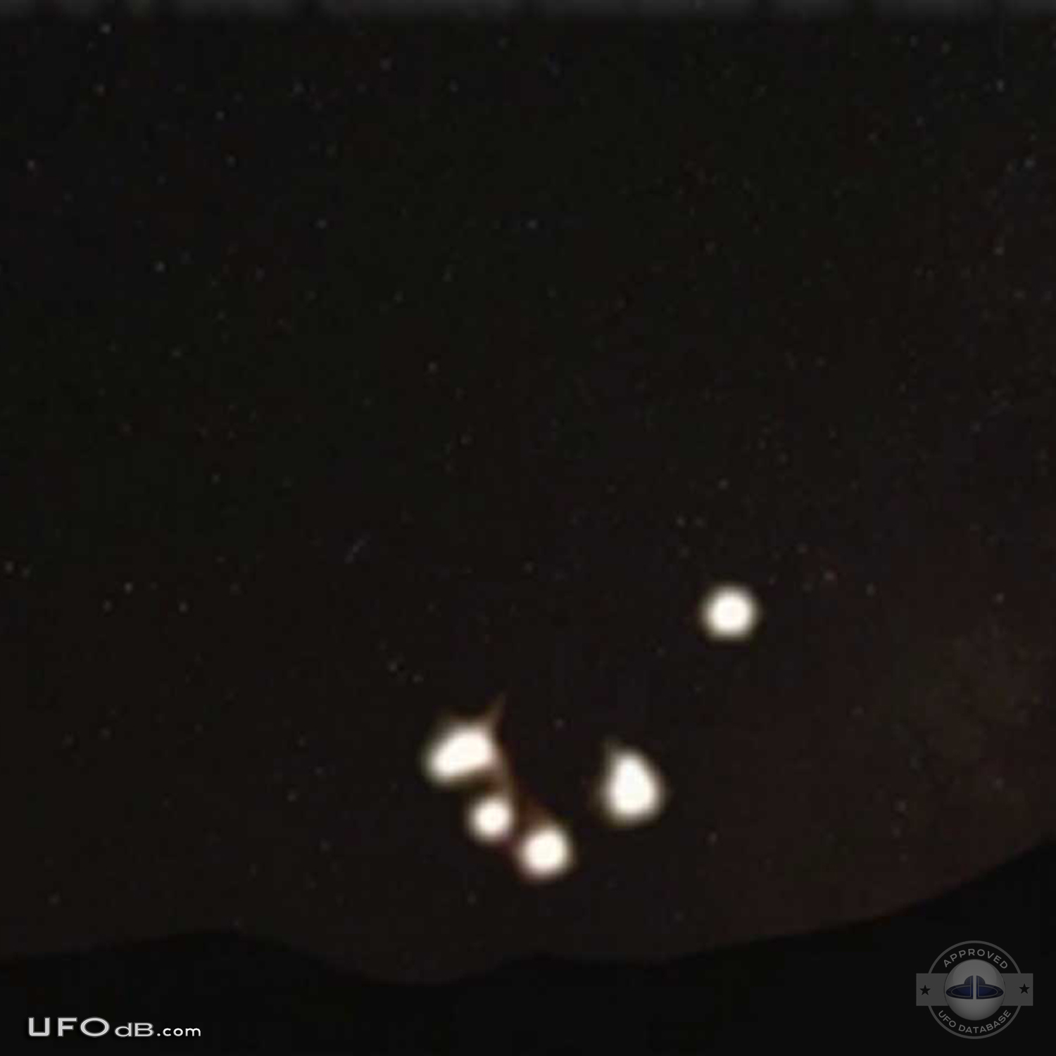 Formation of UFOs of different sizes in the night over Crimea, Ukraine UFO Picture #385-3