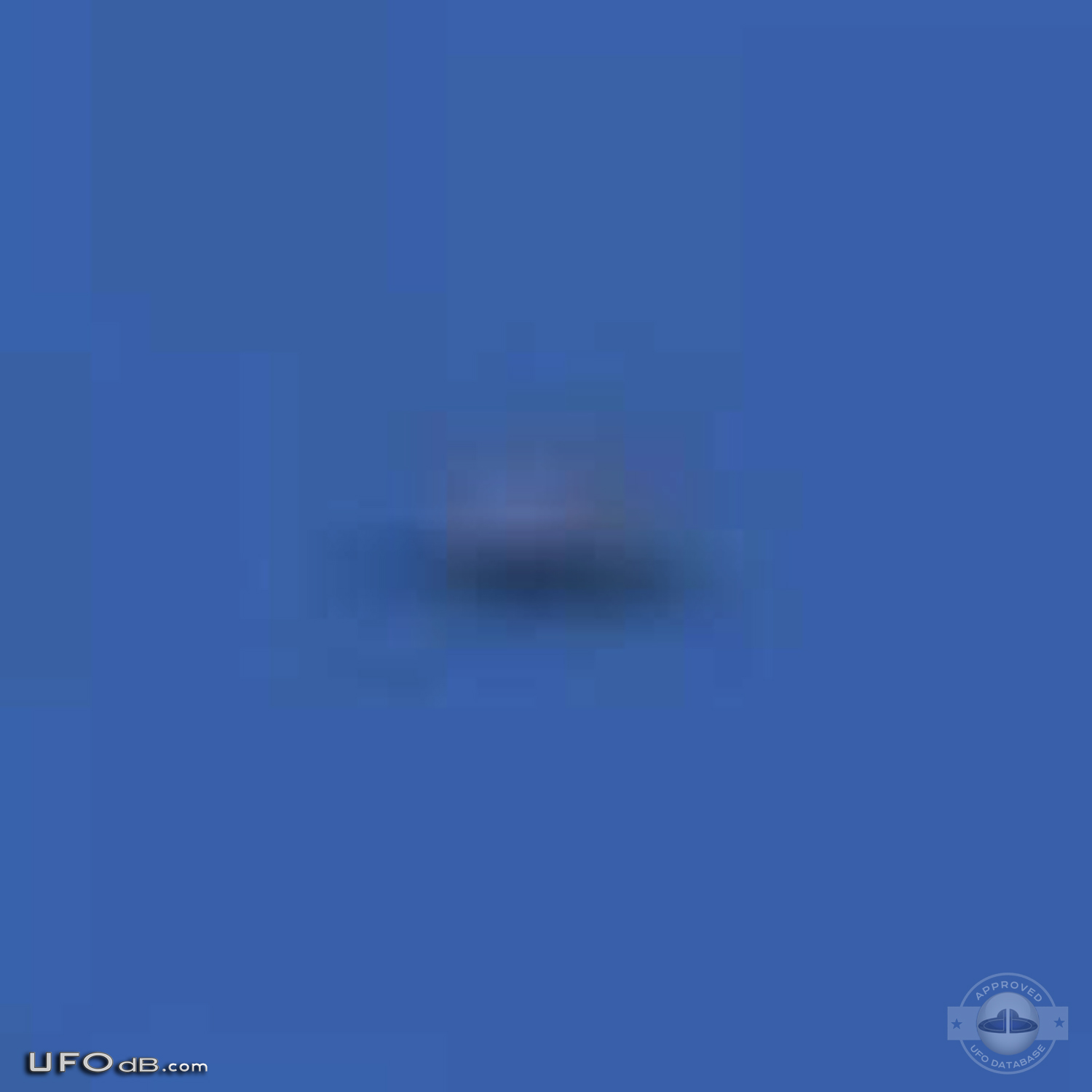 In Cape Town, South Africa a man get picture of UFO near Airplane 2011 UFO Picture #386-3