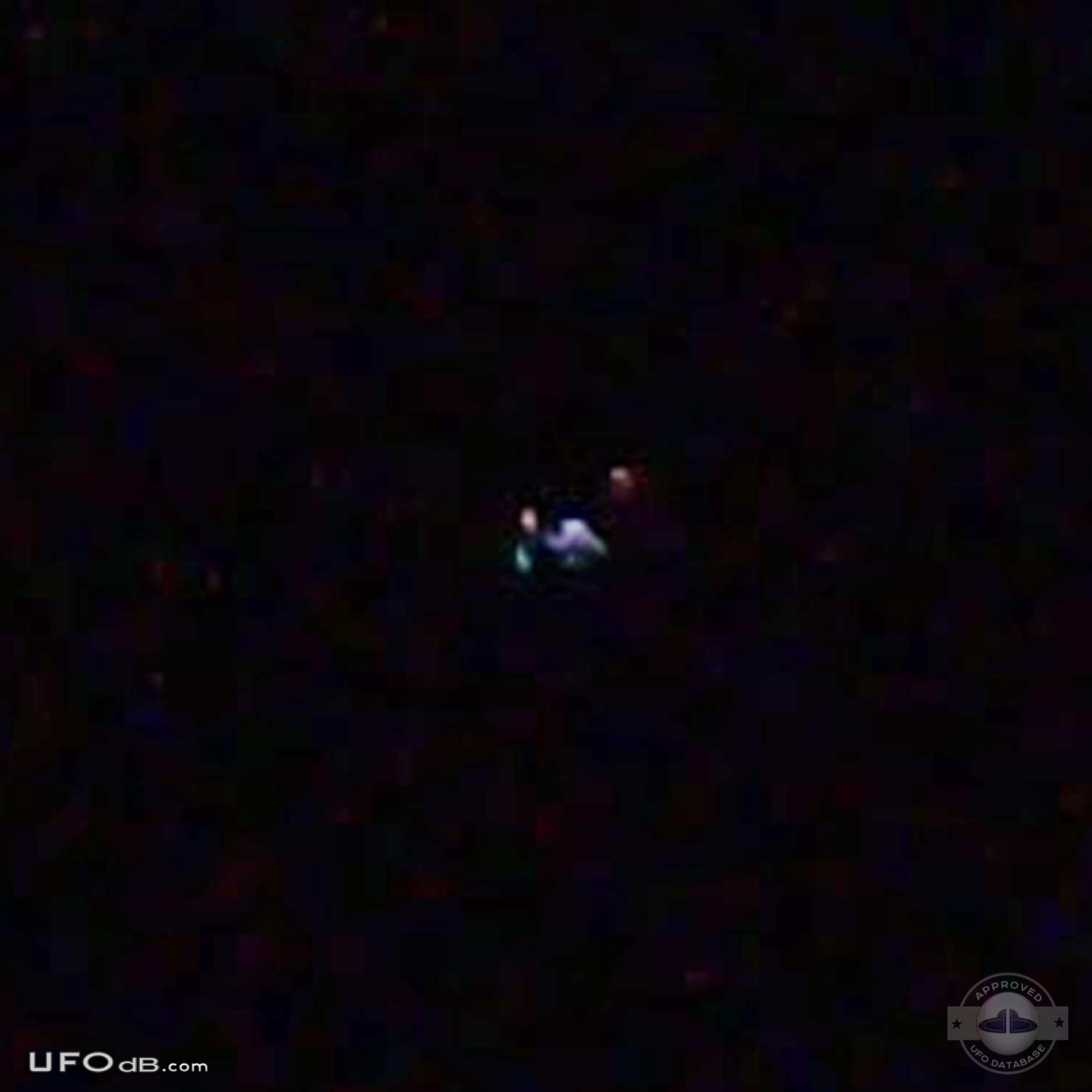 UFO with strange shape caught on picture over Santa Tecla, El Salvador UFO Picture #387-1