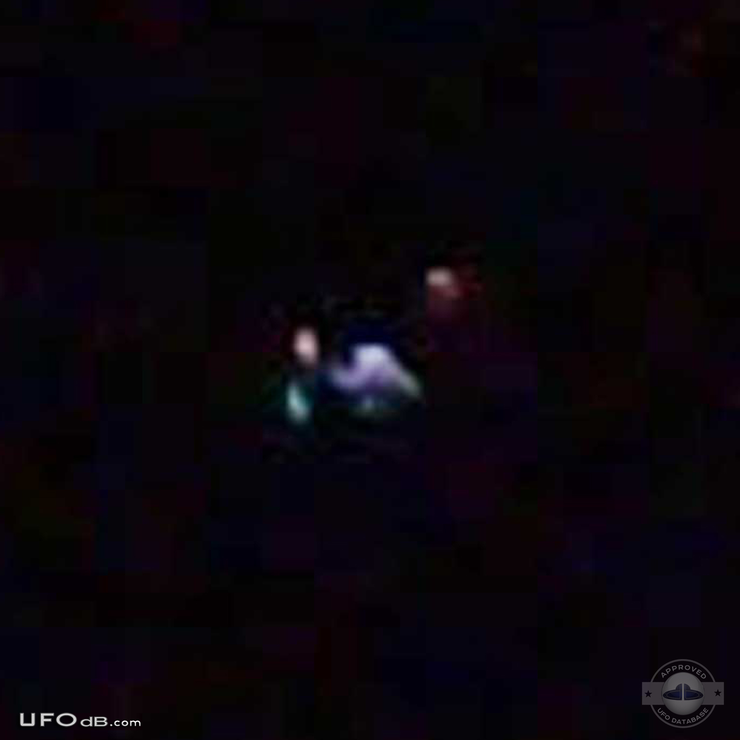 UFO with strange shape caught on picture over Santa Tecla, El Salvador UFO Picture #387-2