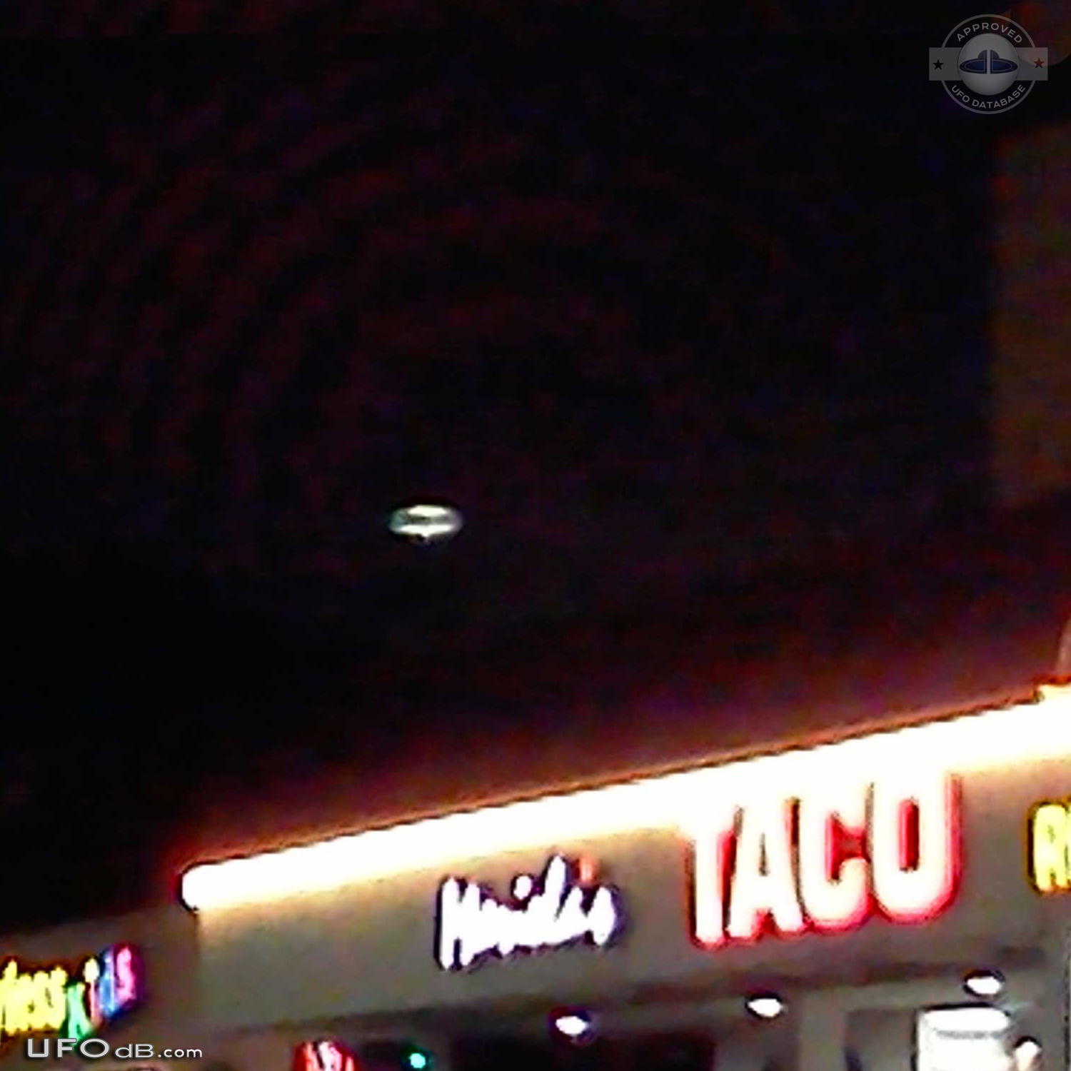 Man take picture of UFO he taught it was a blimp - Los Angeles 2011 UFO Picture #389-1