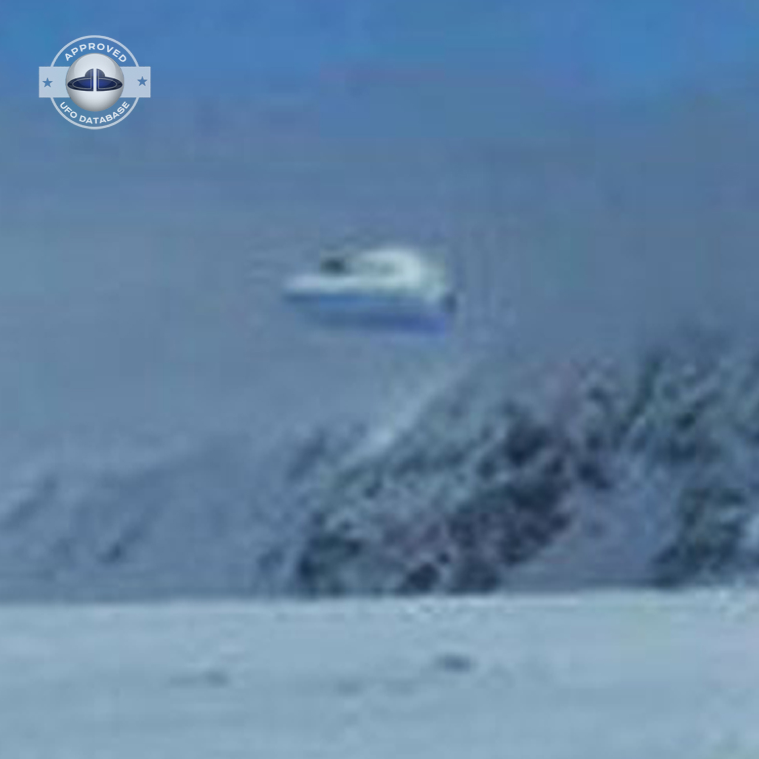 UFO picture taken inside a car showing a UFO with a pod spaceship look UFO Picture #39-4