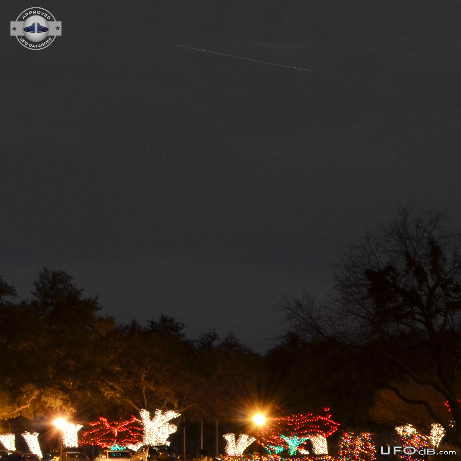 UFOs are showing on 2011 Christmas pictures - Dallas, Texas - 2011 UFO Picture #390-1