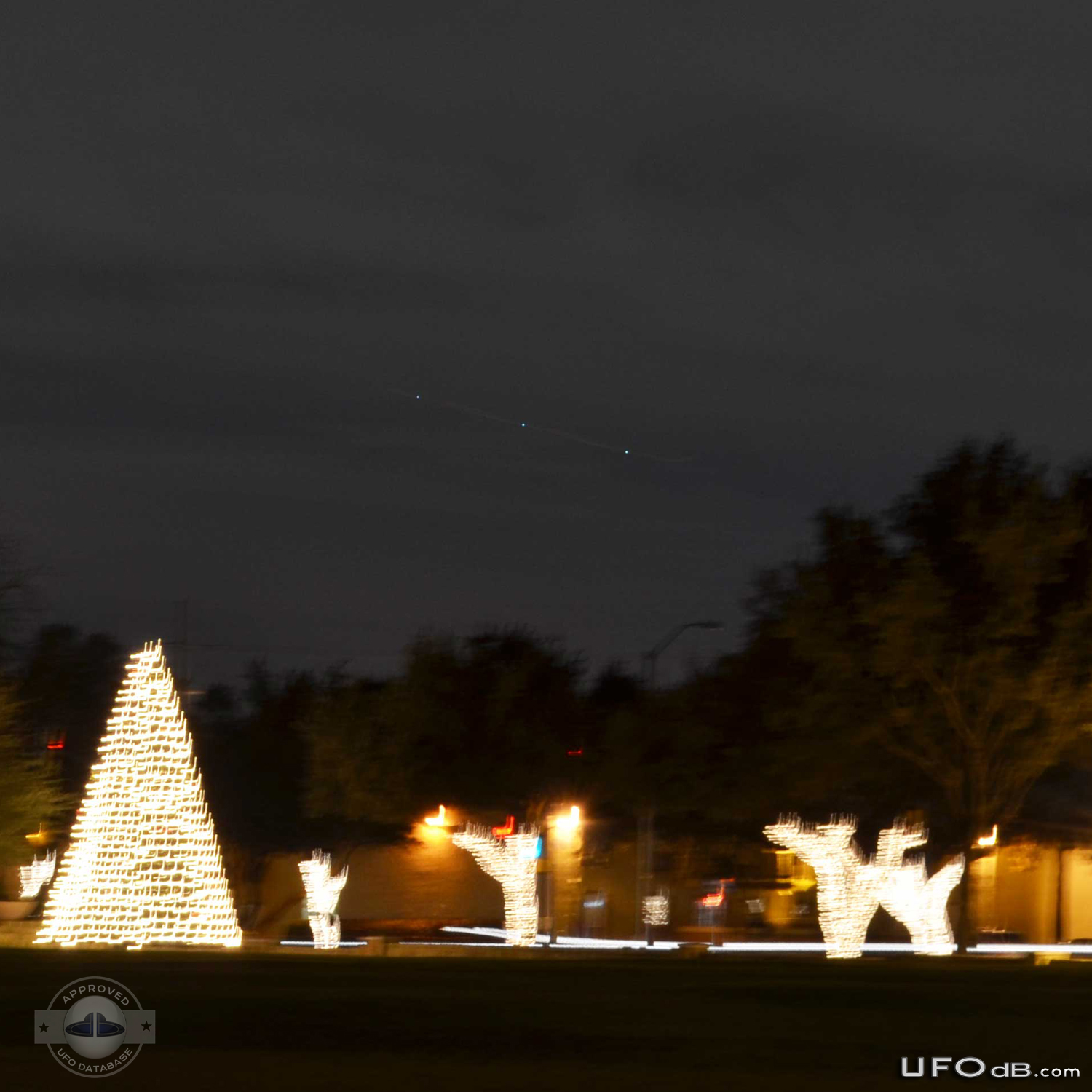 UFOs are showing on 2011 Christmas pictures - Dallas, Texas - 2011 UFO Picture #390-2