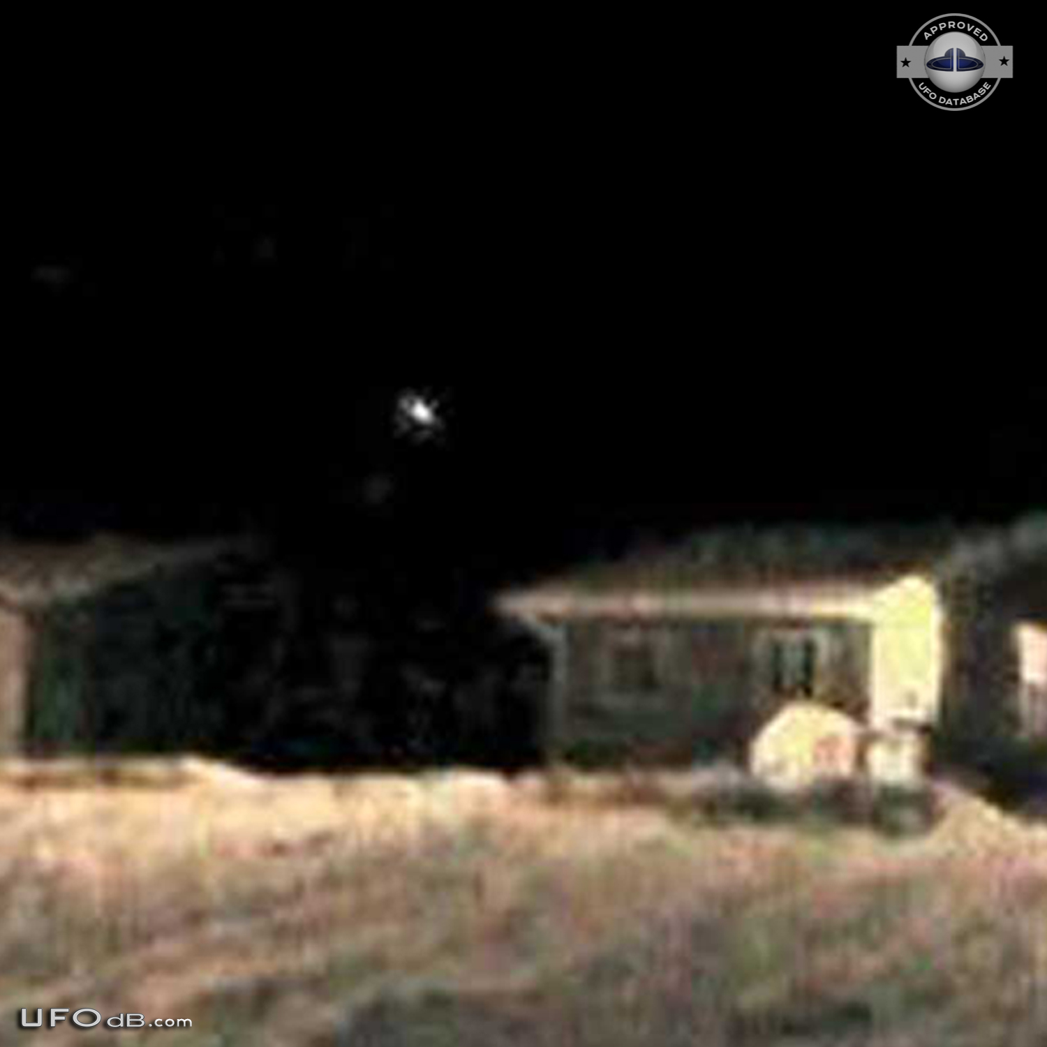 Much too low to be a star - UFO picture in Saskatchewan, Canada 2012 UFO Picture #403-3