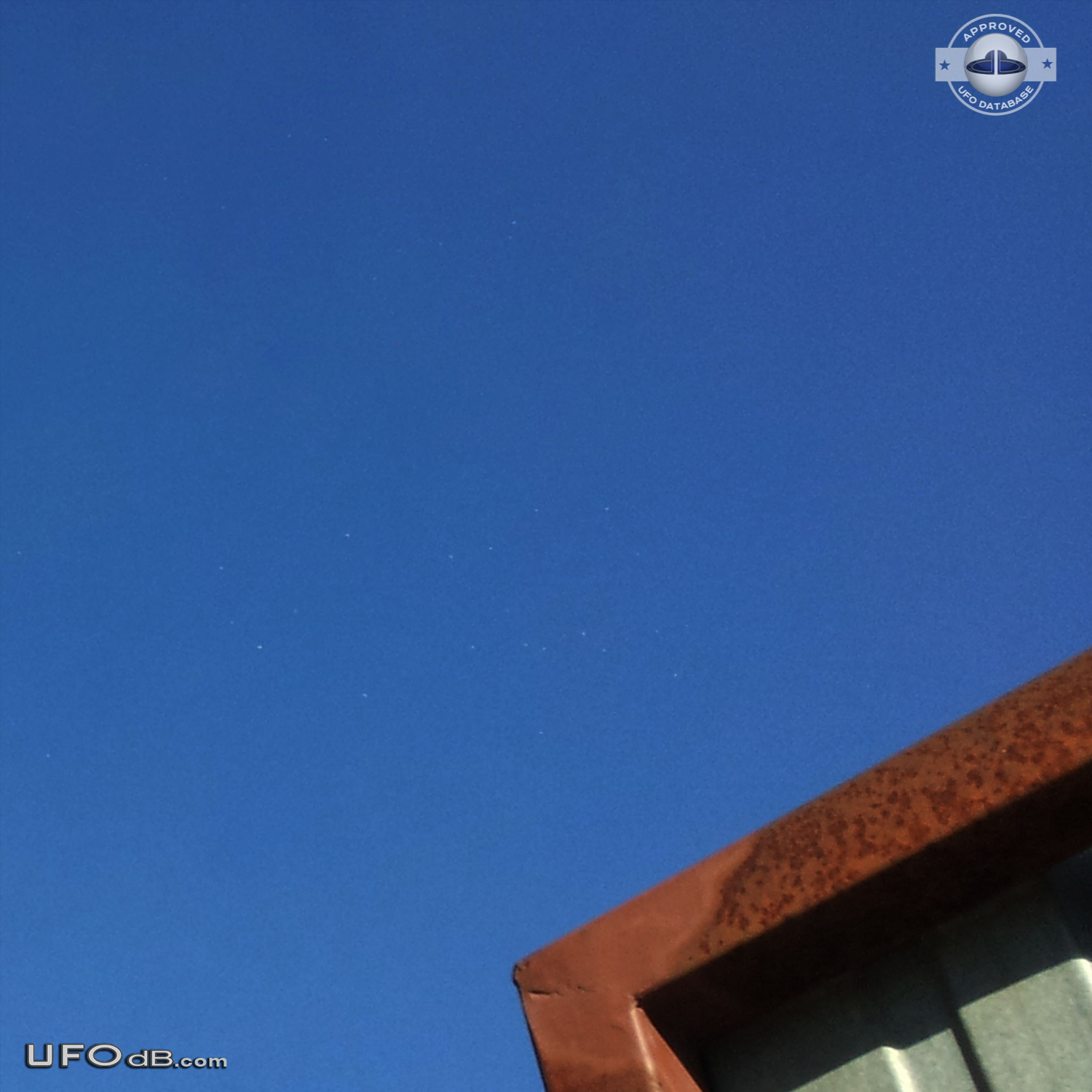 Fleet of UFOs in the blue sky - photo - San Jose, California - 2012 UFO Picture #404-1