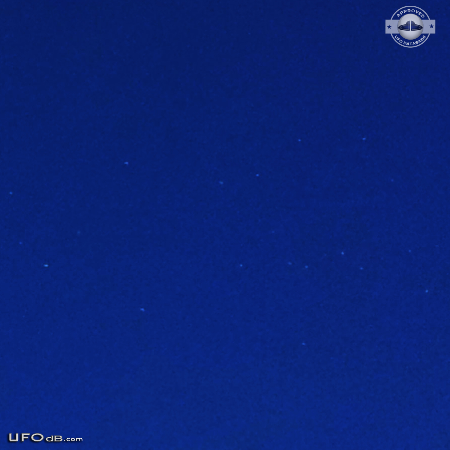 Fleet of UFOs in the blue sky - photo - San Jose, California - 2012 UFO Picture #404-3