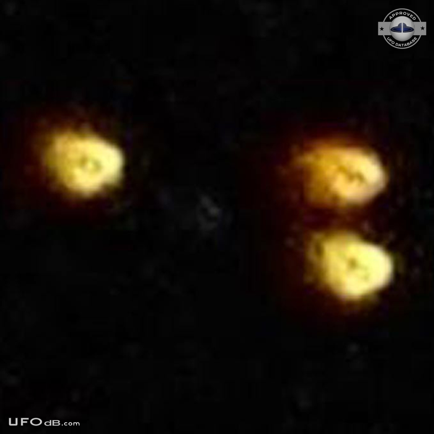 UFO picture with 3 firebals in a triangular formation - Argentina 2011 UFO Picture #408-3