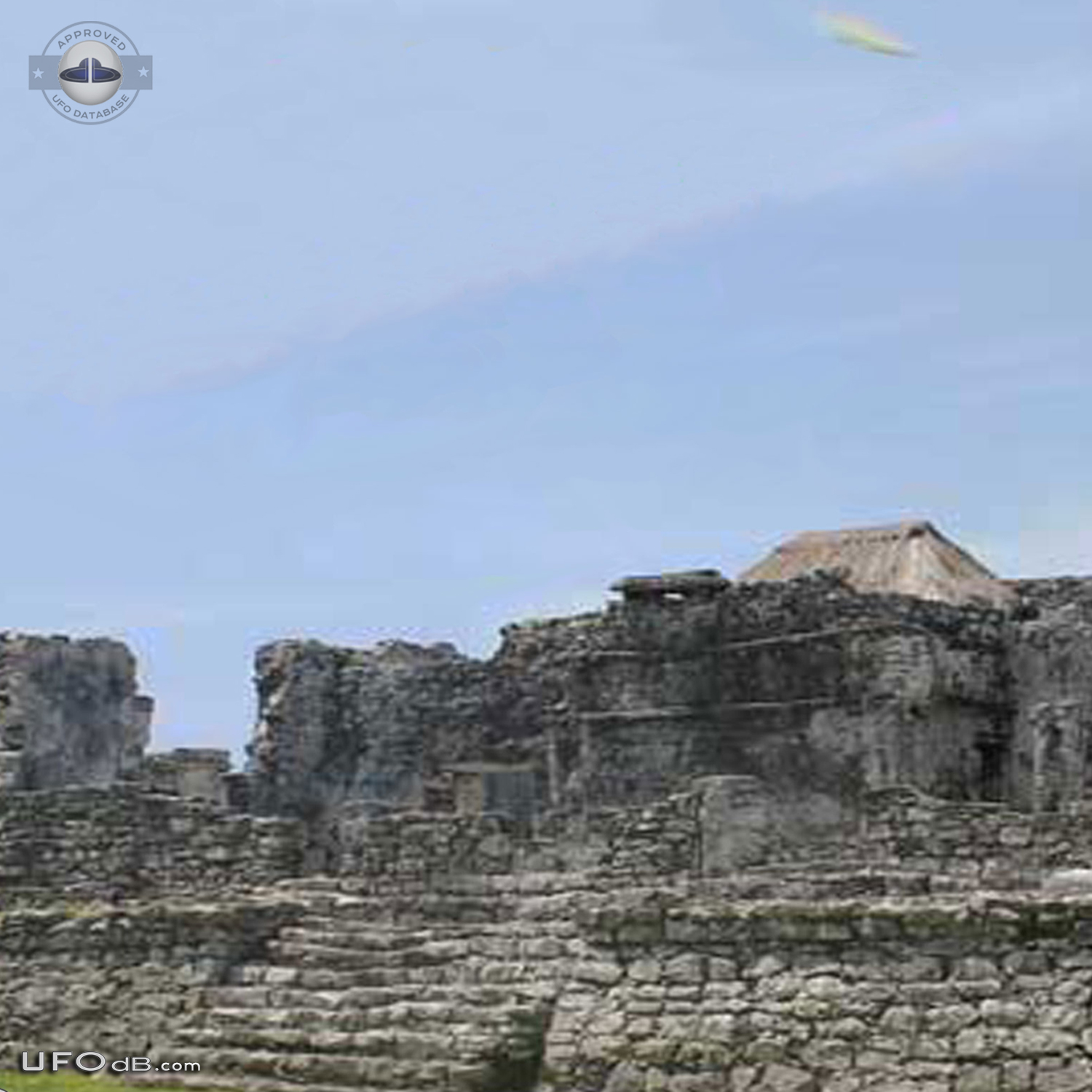 Saucer UFO caught on picture near the Maya city ruins of Tulum - 2011 UFO Picture #413-2
