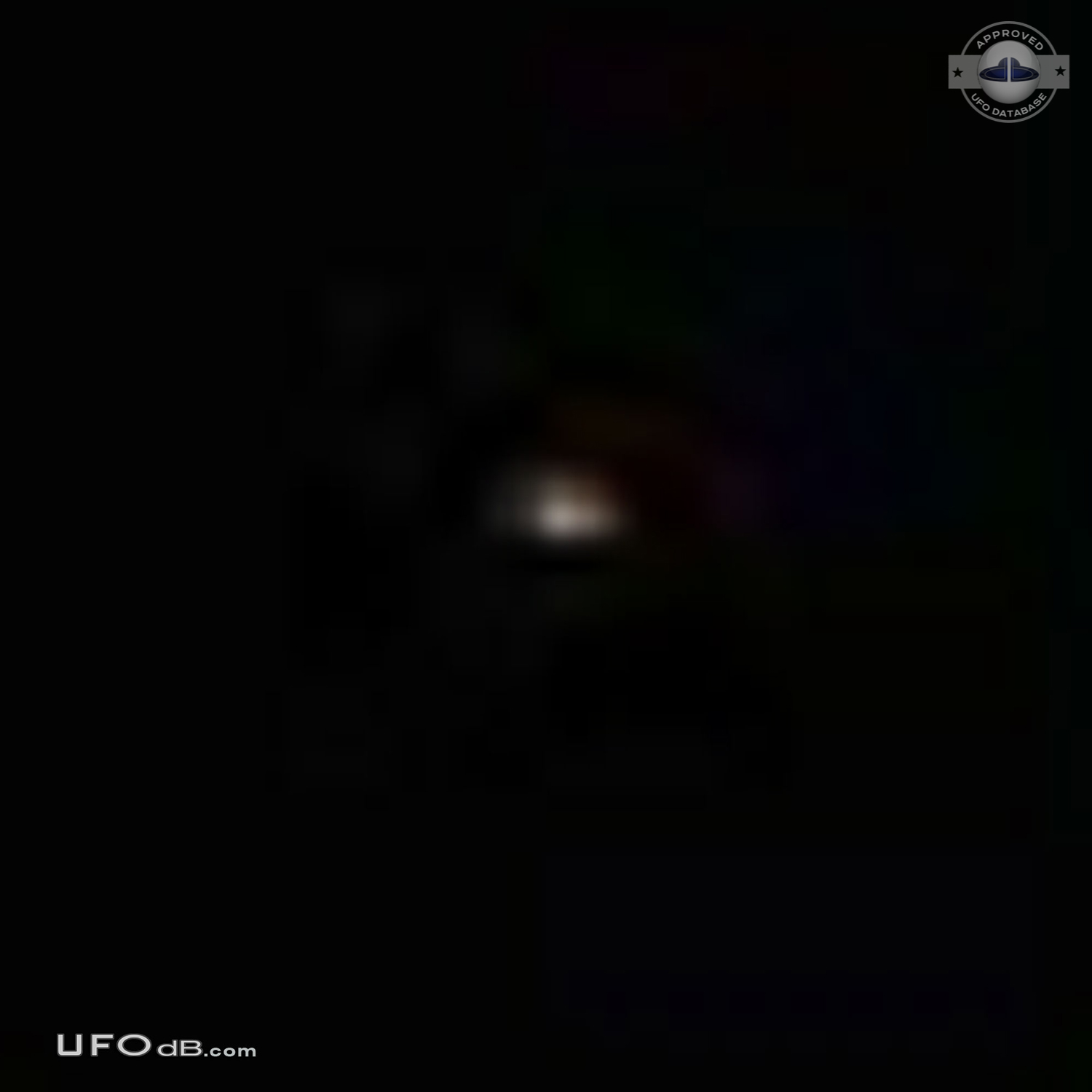 South African used to plane get UFO picture over Tamboo airport 2012 UFO Picture #419-1