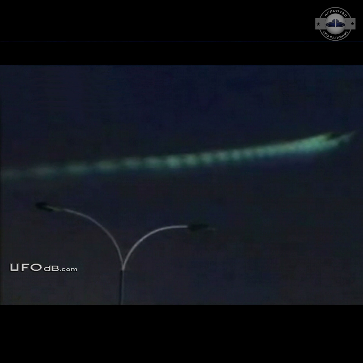 Flying Snake or Dragon UFO caught on picture in Iquique, Chile 2012  UFO Picture #421-2