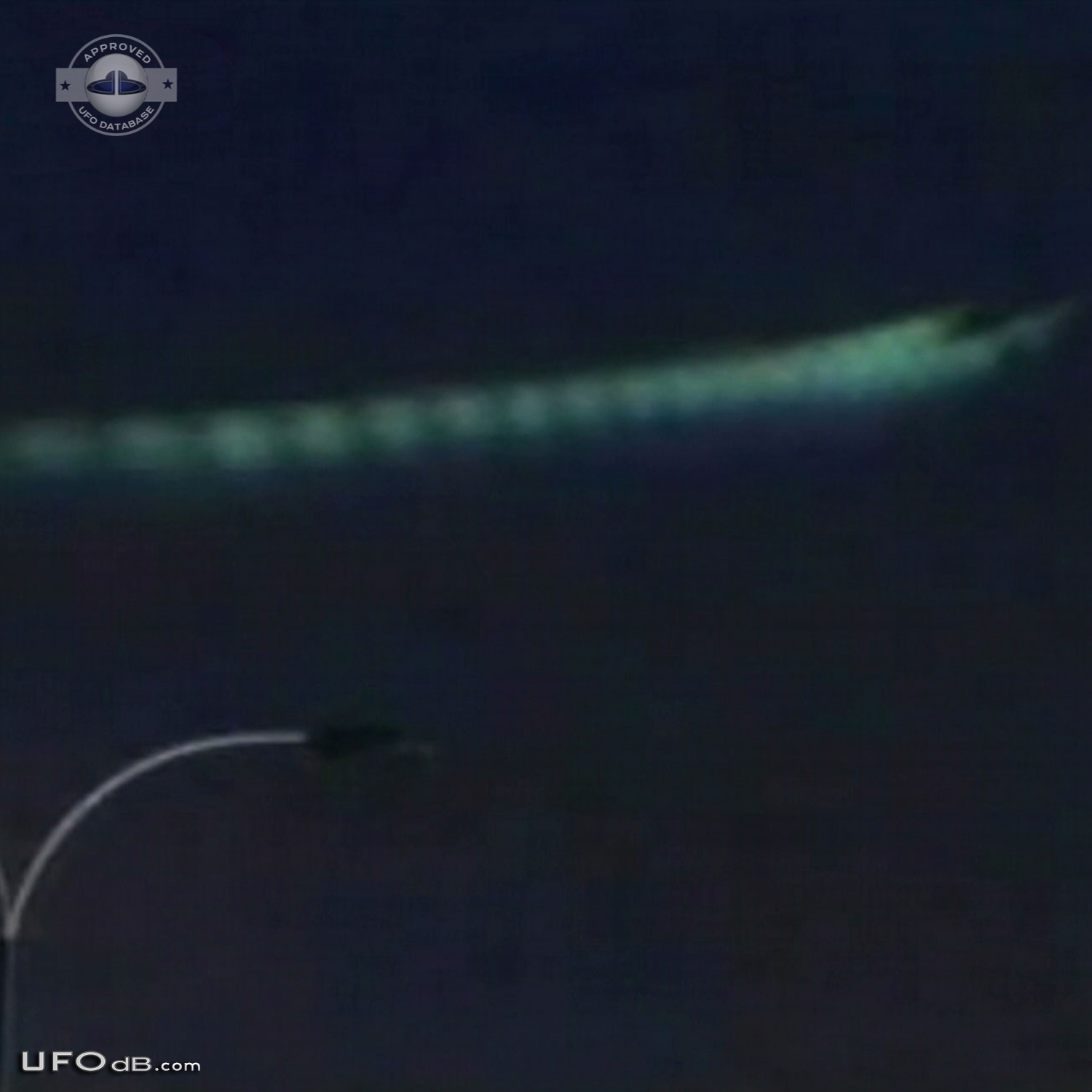 Flying Snake or Dragon UFO caught on picture in Iquique, Chile 2012  UFO Picture #421-3