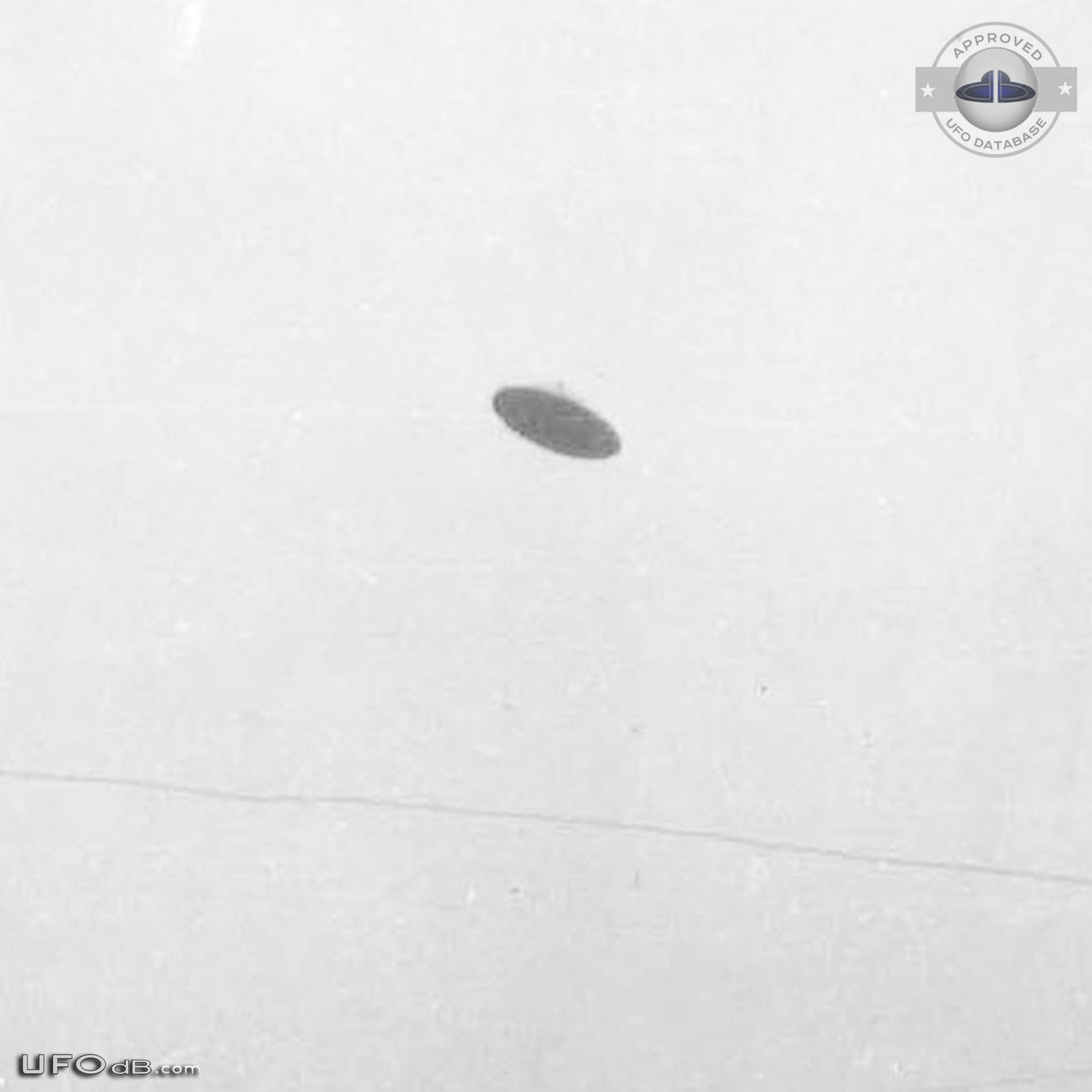 One of the Best UFO picture of all time - 1950 McMinnville, Oregon UFO Picture #423-5