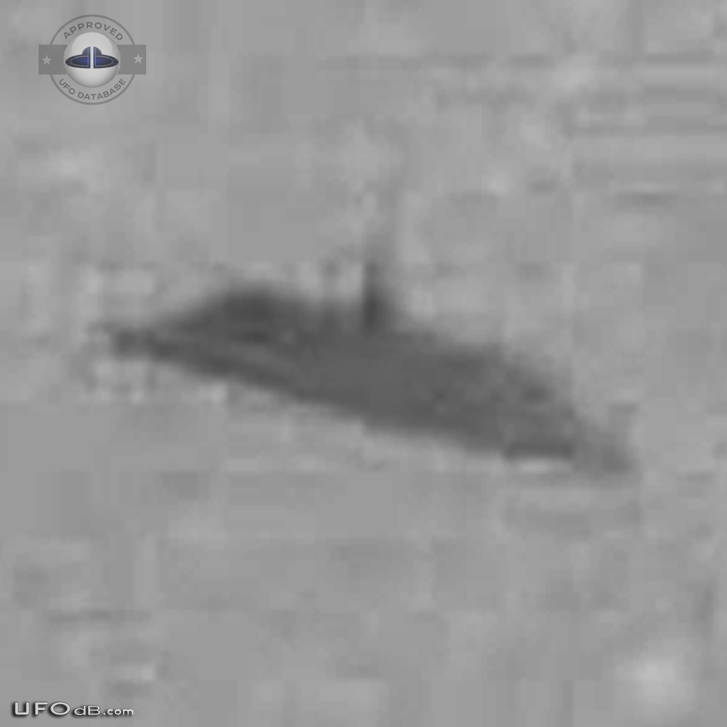 One of the Best UFO picture of all time - 1950 McMinnville, Oregon UFO Picture #423-9