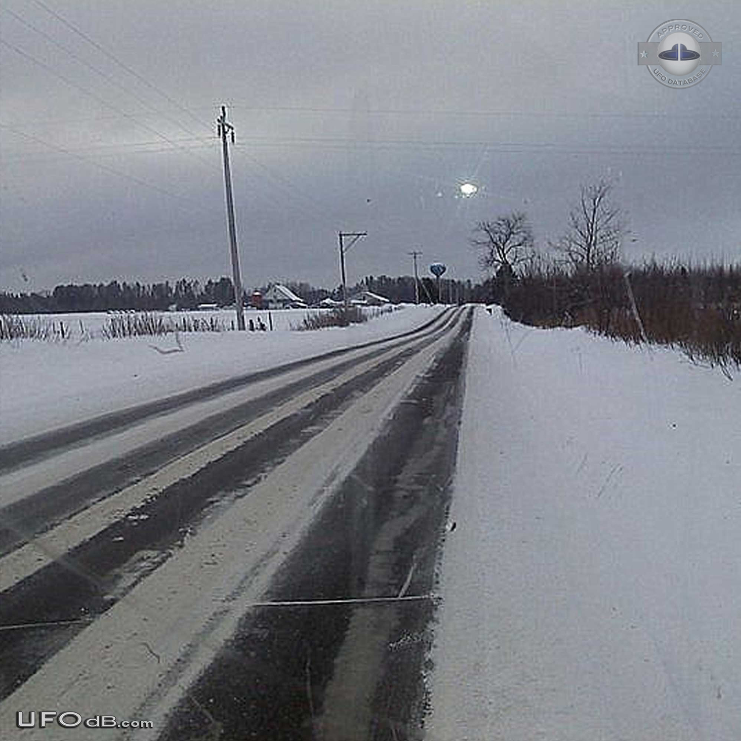Very bright UFO caught on picture in Hayward Wisconsin USA - 2010 UFO Picture #432-1