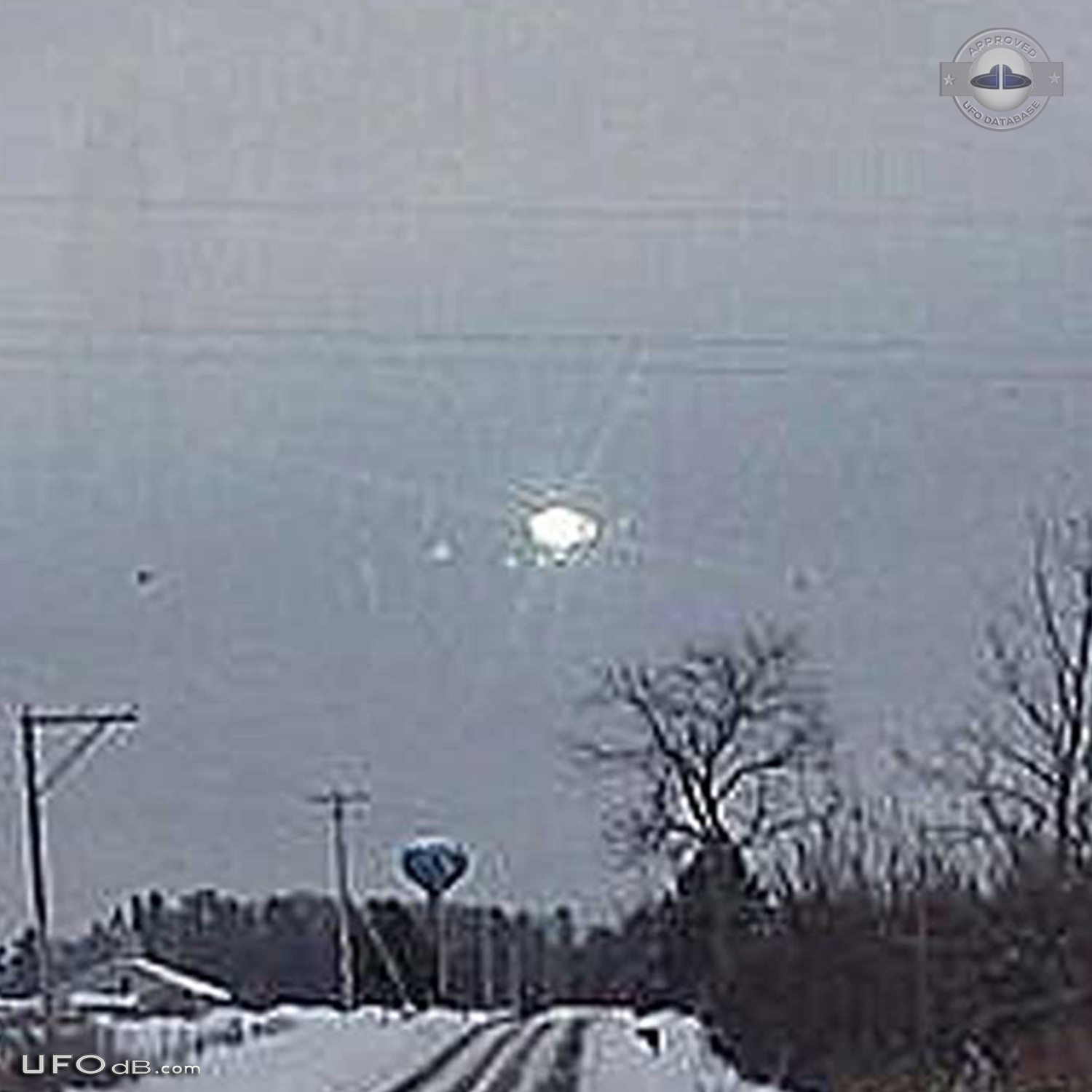 Very bright UFO caught on picture in Hayward Wisconsin USA - 2010 UFO Picture #432-3
