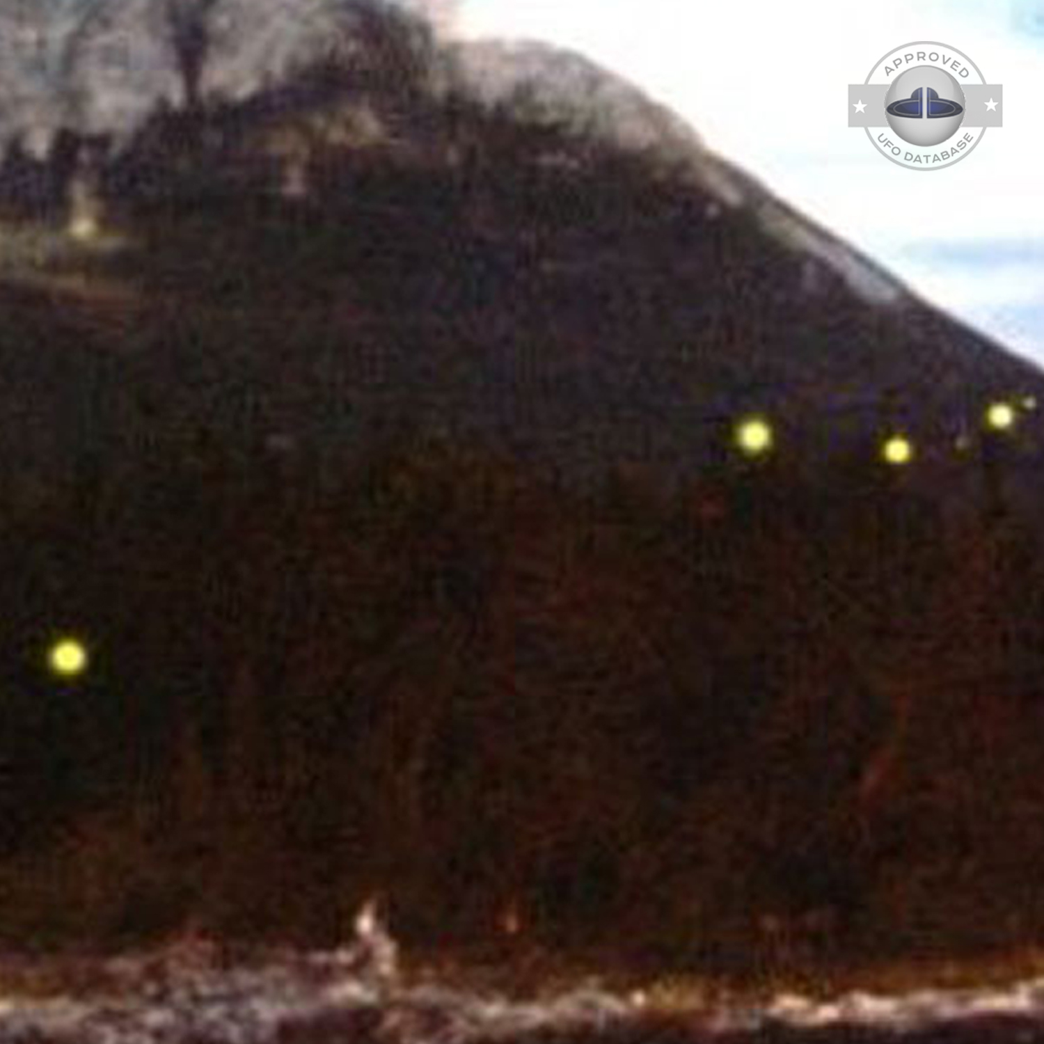 UFO over the Tagish lake in the Yukon territory and British Columbia UFO Picture #44-4
