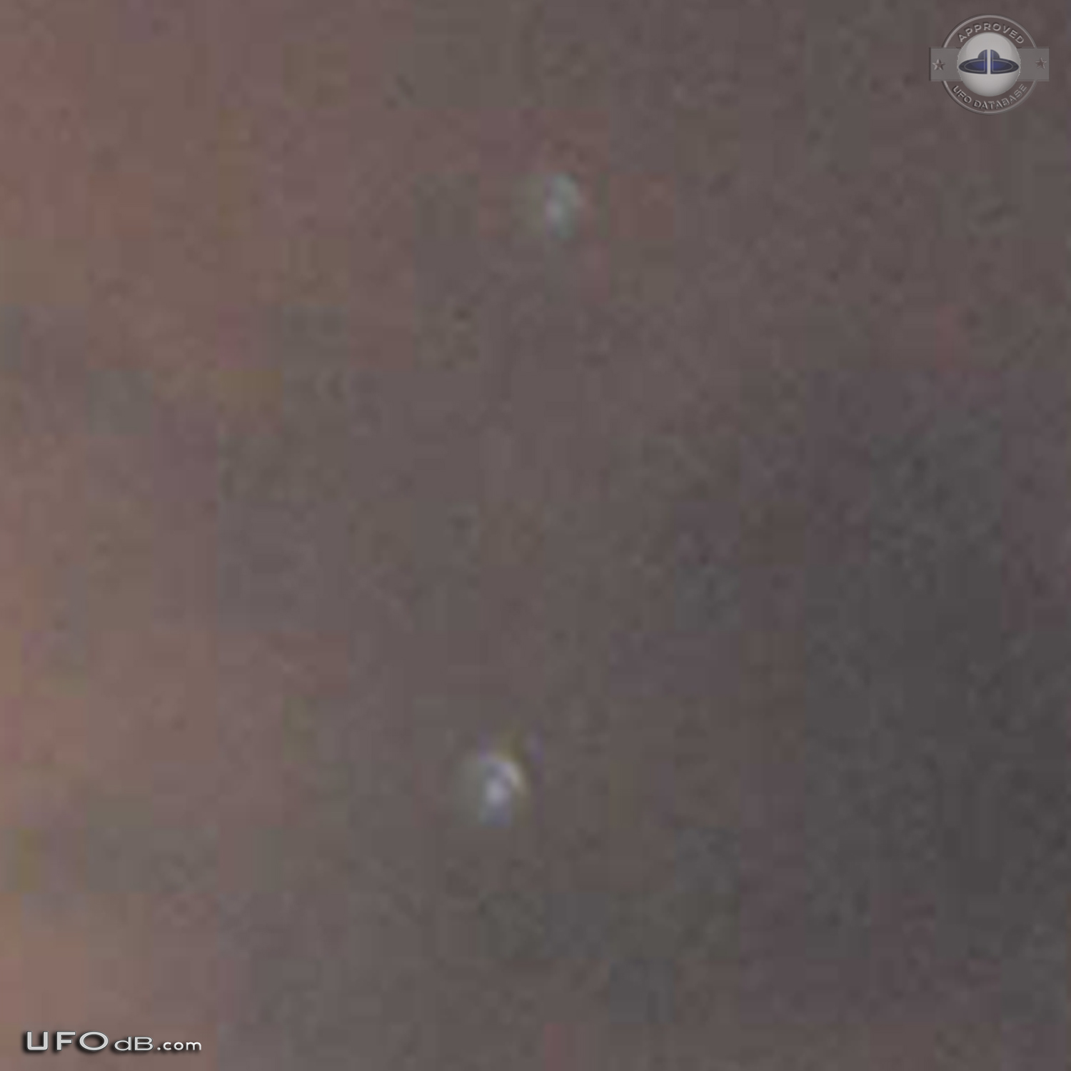 Triangular UFO formation caught on picture in Havana, Cuba in 2005 UFO Picture #442-4