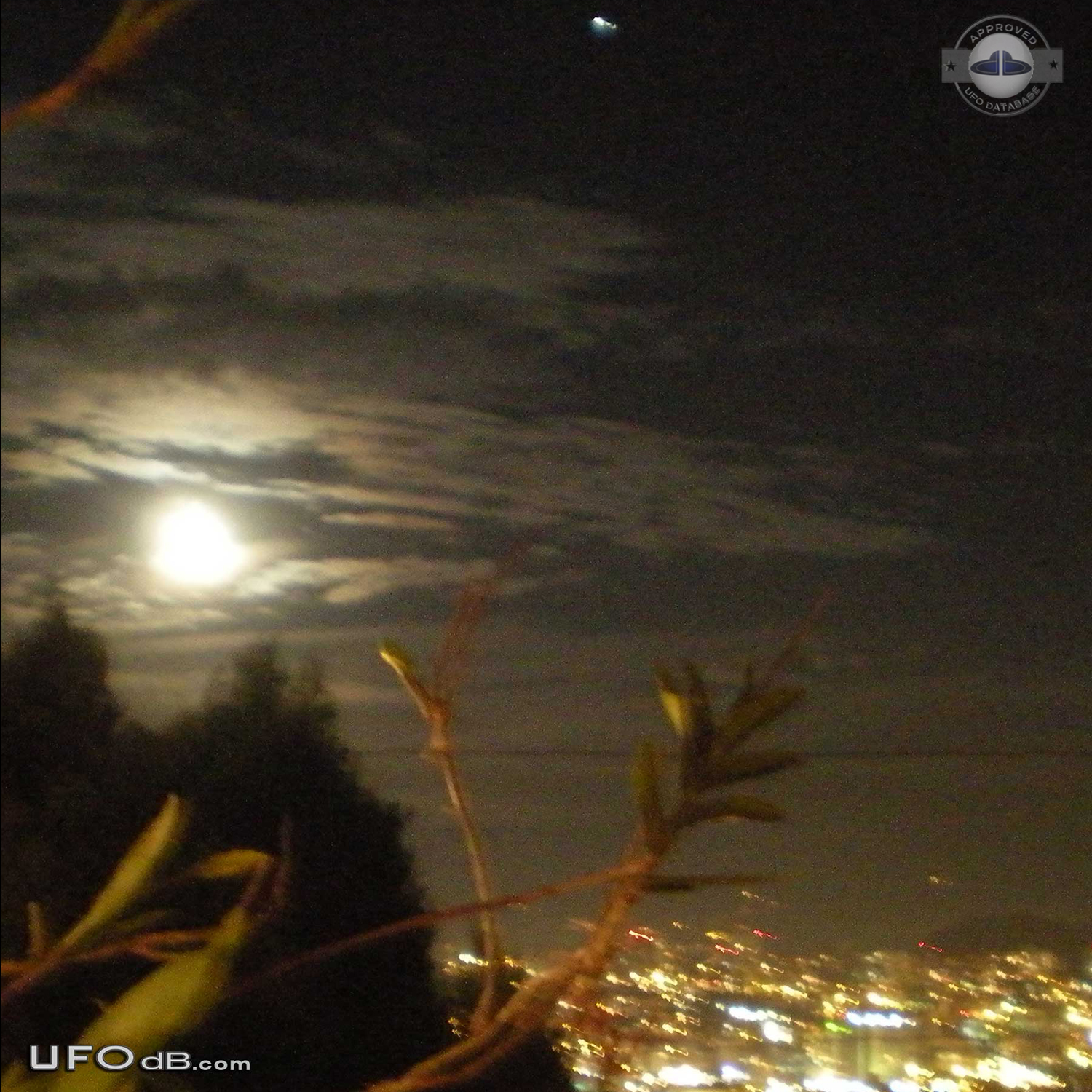 Moon picture reveals bright UFO in the night sky in Ecuador in 2009 UFO Picture #446-5