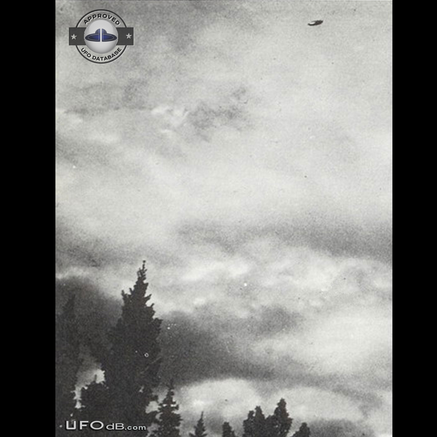 1967 Calgary UFO picture considered to be in the top 10 of all times UFO Picture #448-1