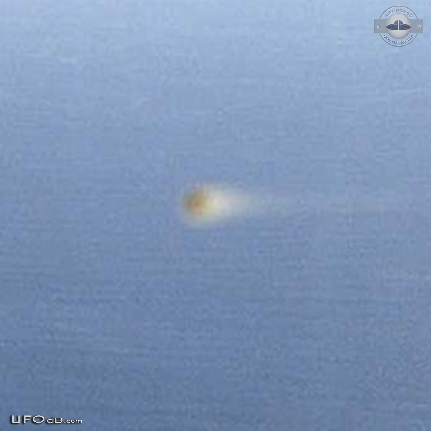 Sphere UFO with smoking tail seen near Table mountain, Cape Town 2004 UFO Picture #456-4