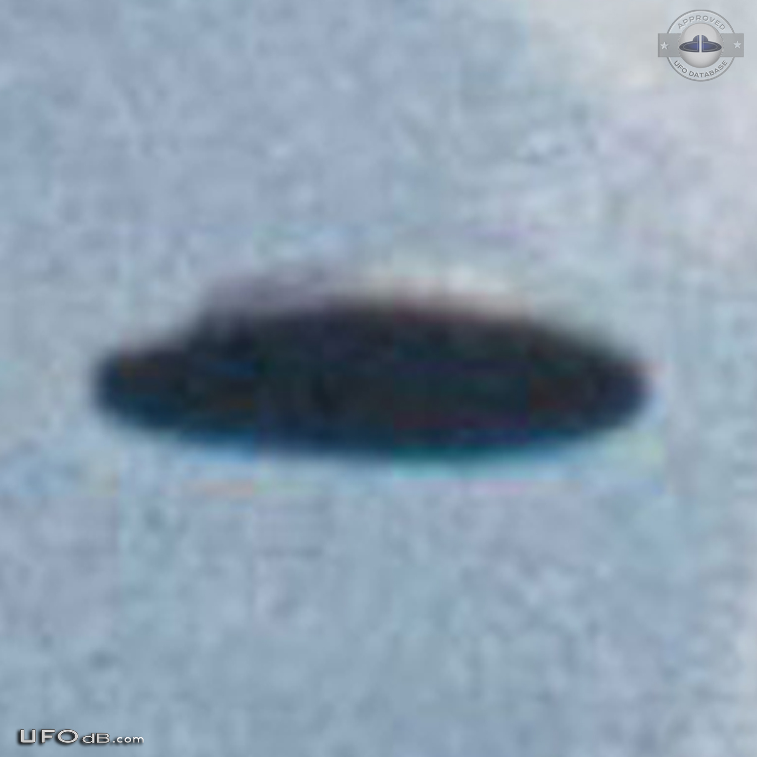 One of the Best UFO sighting backed by 2 UFO pictures Switzerland 1975 UFO Picture #459-5