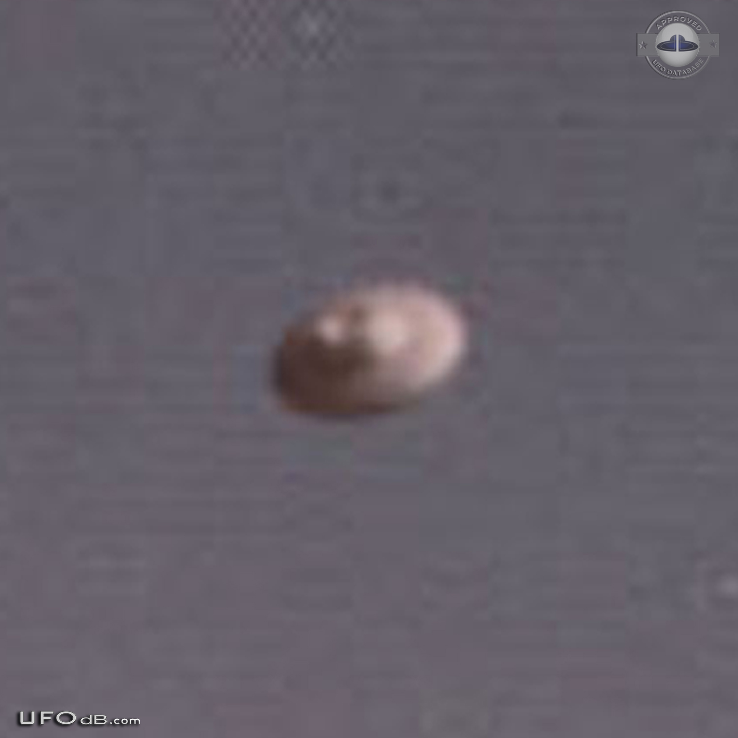 Famous Florida Uruguay UFO pictures sequence taken July 1977 UFO Picture #463-3