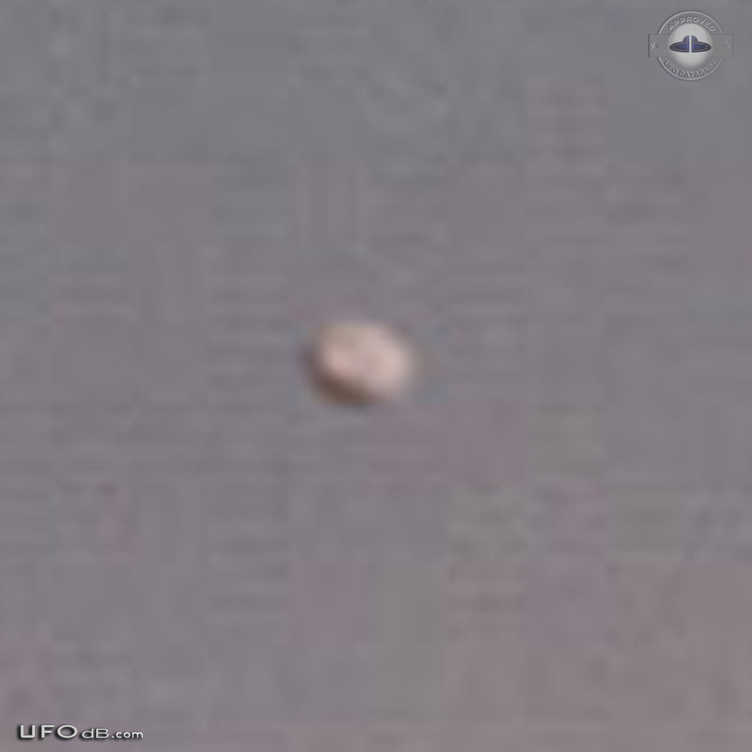 Famous Florida Uruguay UFO pictures sequence taken July 1977 UFO Picture #463-6