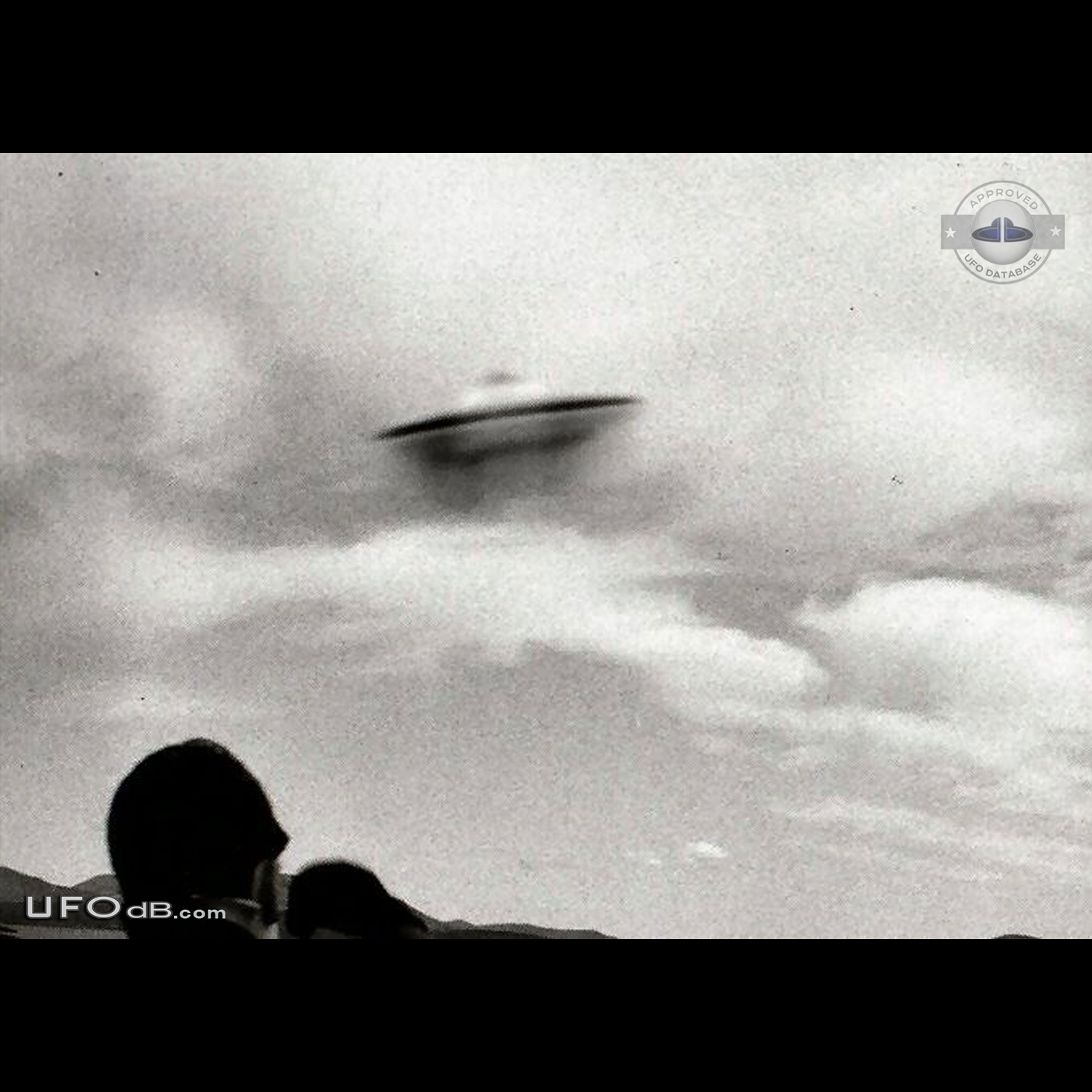 Old Grey 1968 UFO picture from Clifden Ireland showing a double saucer UFO Picture #465-1