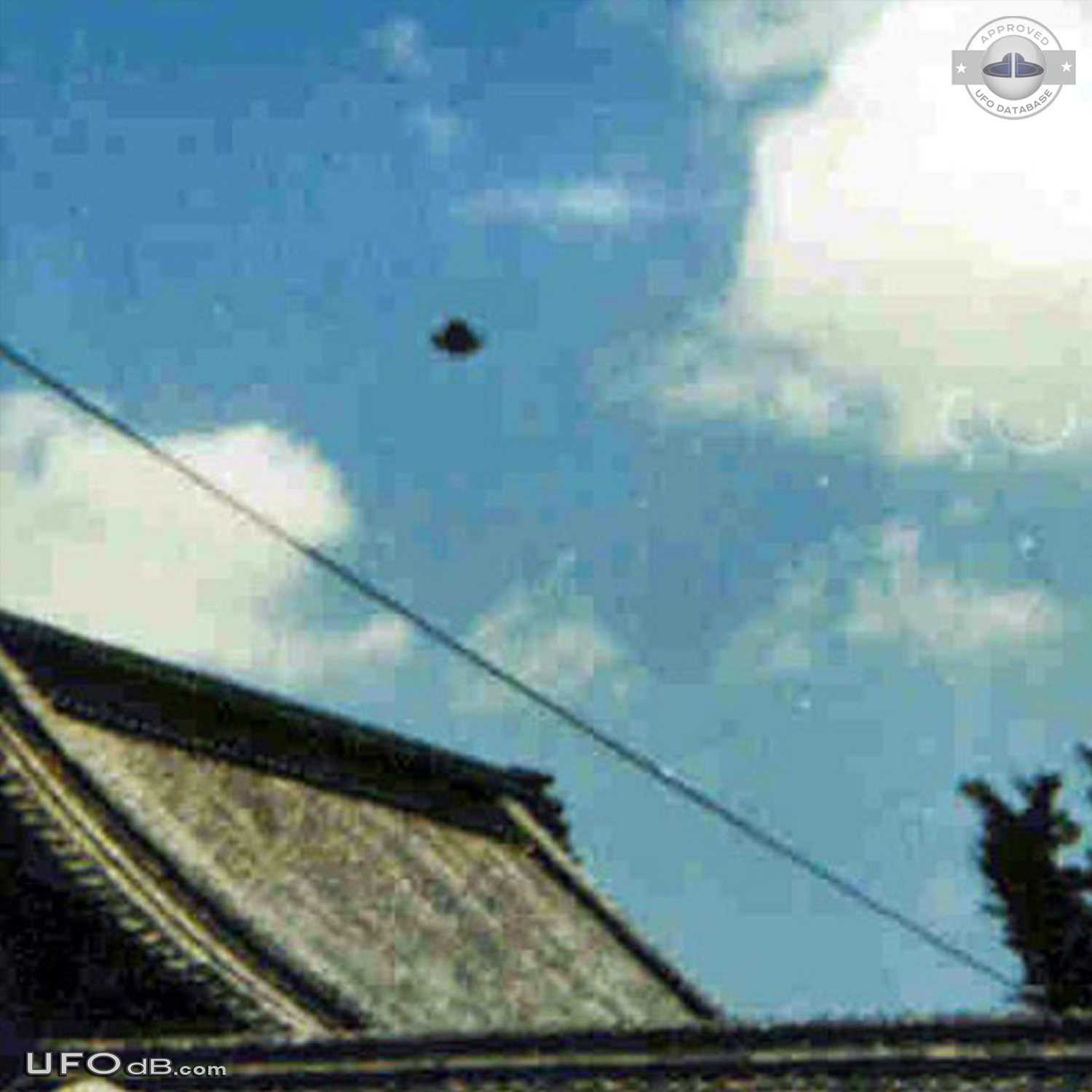 Japanese student get UFO picture over Takamatsu City Kagawa 1975 Japan UFO Picture #467-1