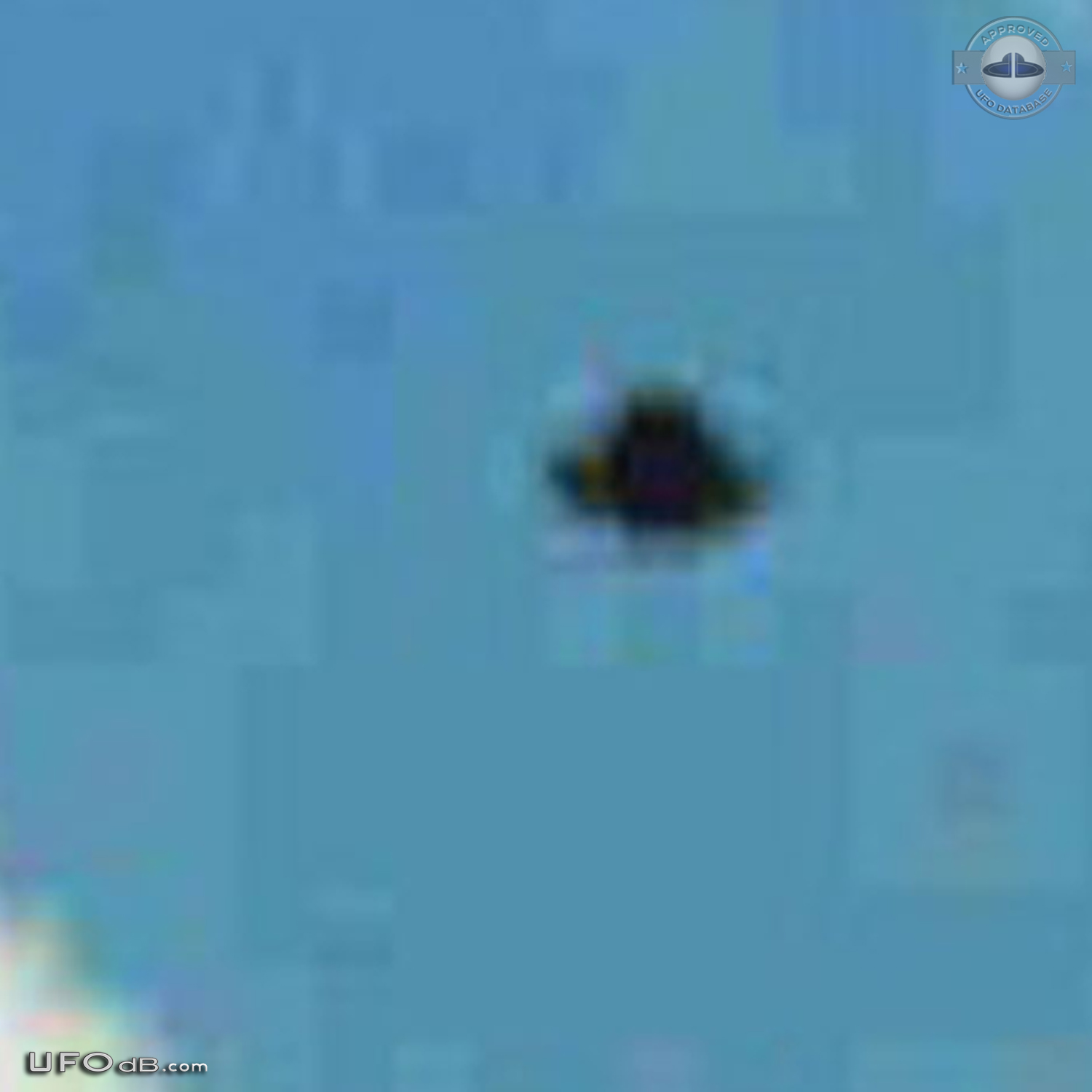 Japanese student get UFO picture over Takamatsu City Kagawa 1975 Japan UFO Picture #467-3