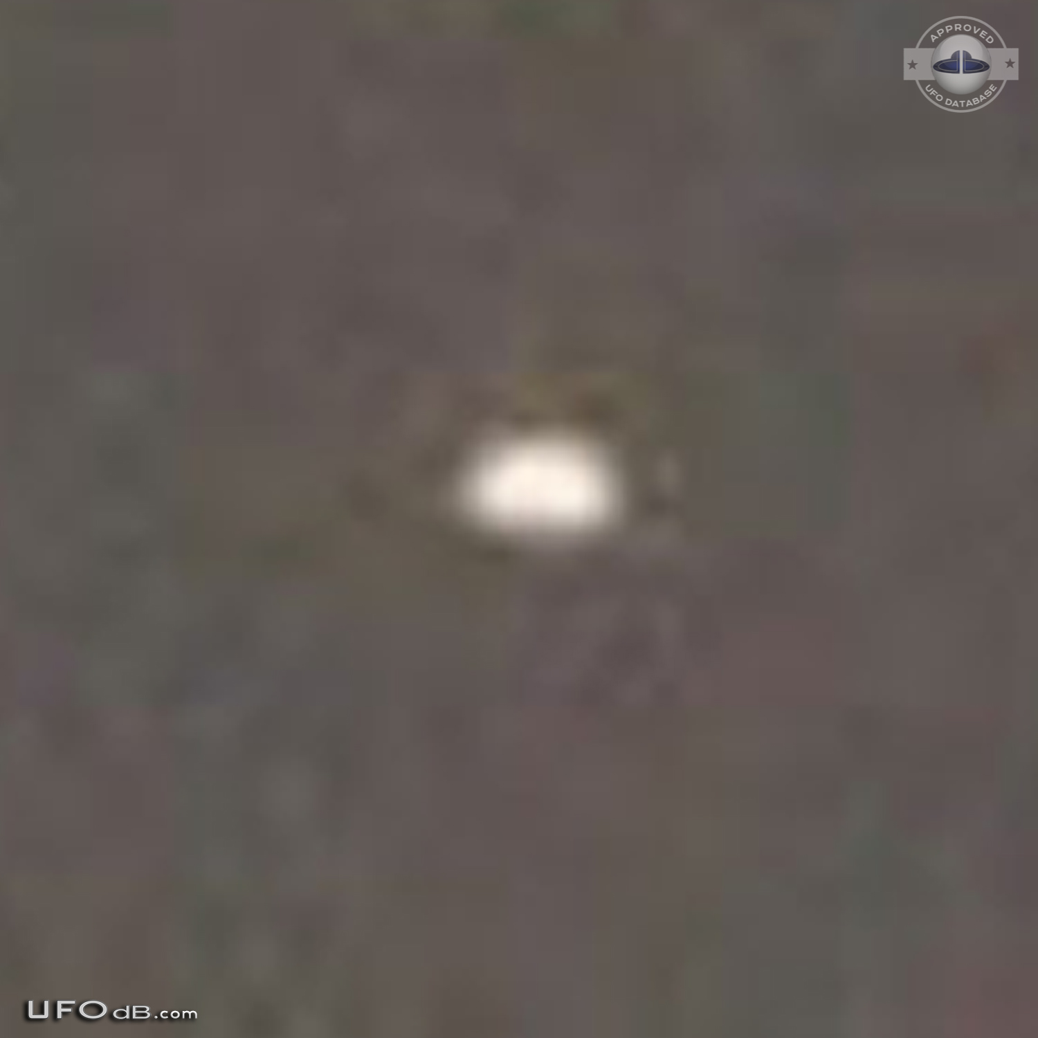 China Newspaper say [The Aliens are coming] after UFO sightings 2010 UFO Picture #469-3