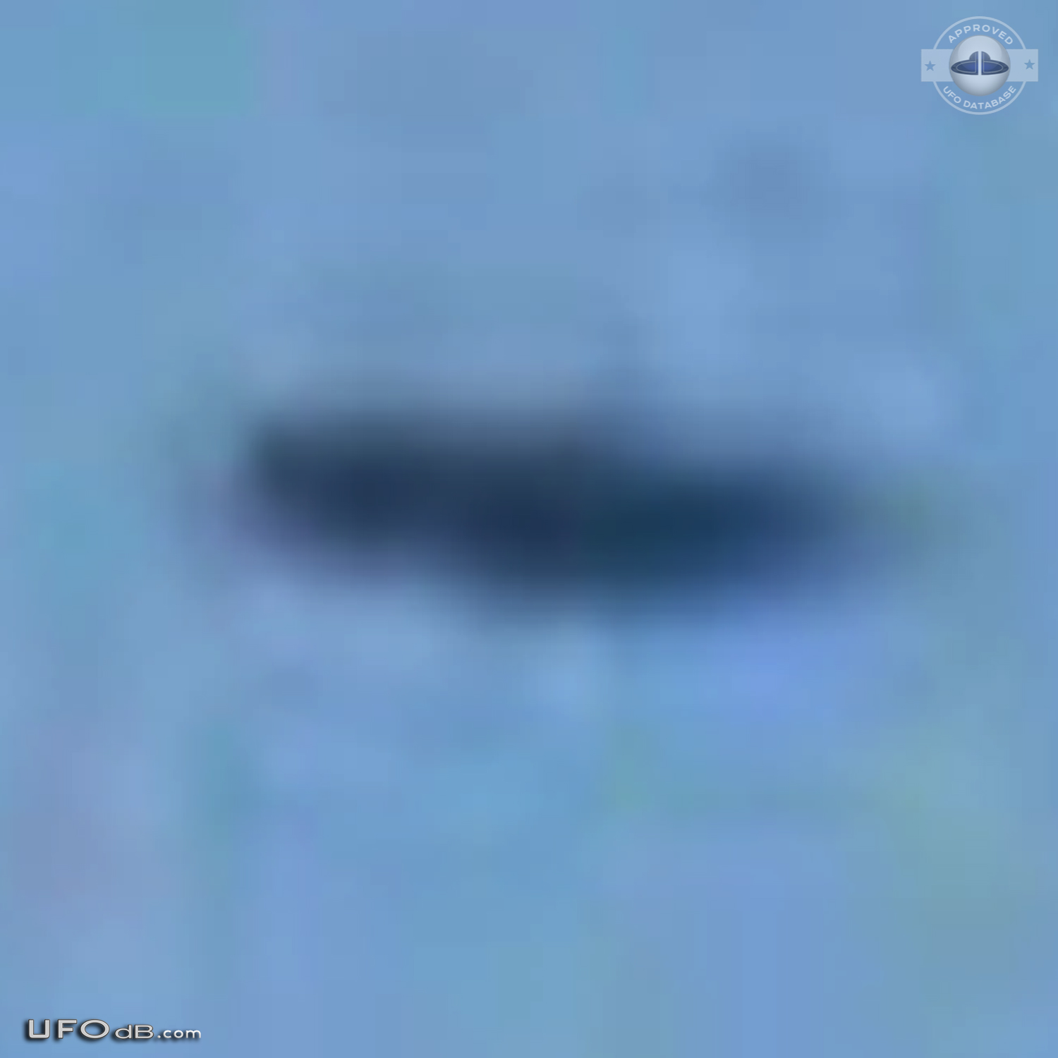 Silver saucer UFO caught on picture in Clarksville Tennessee USA 2012 UFO Picture #473-4