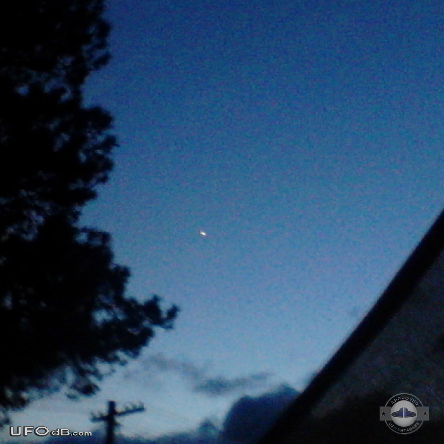 Unmoving Star turns out to be a UFO in Cooma, NSW, Australia 2012 UFO Picture #477-1