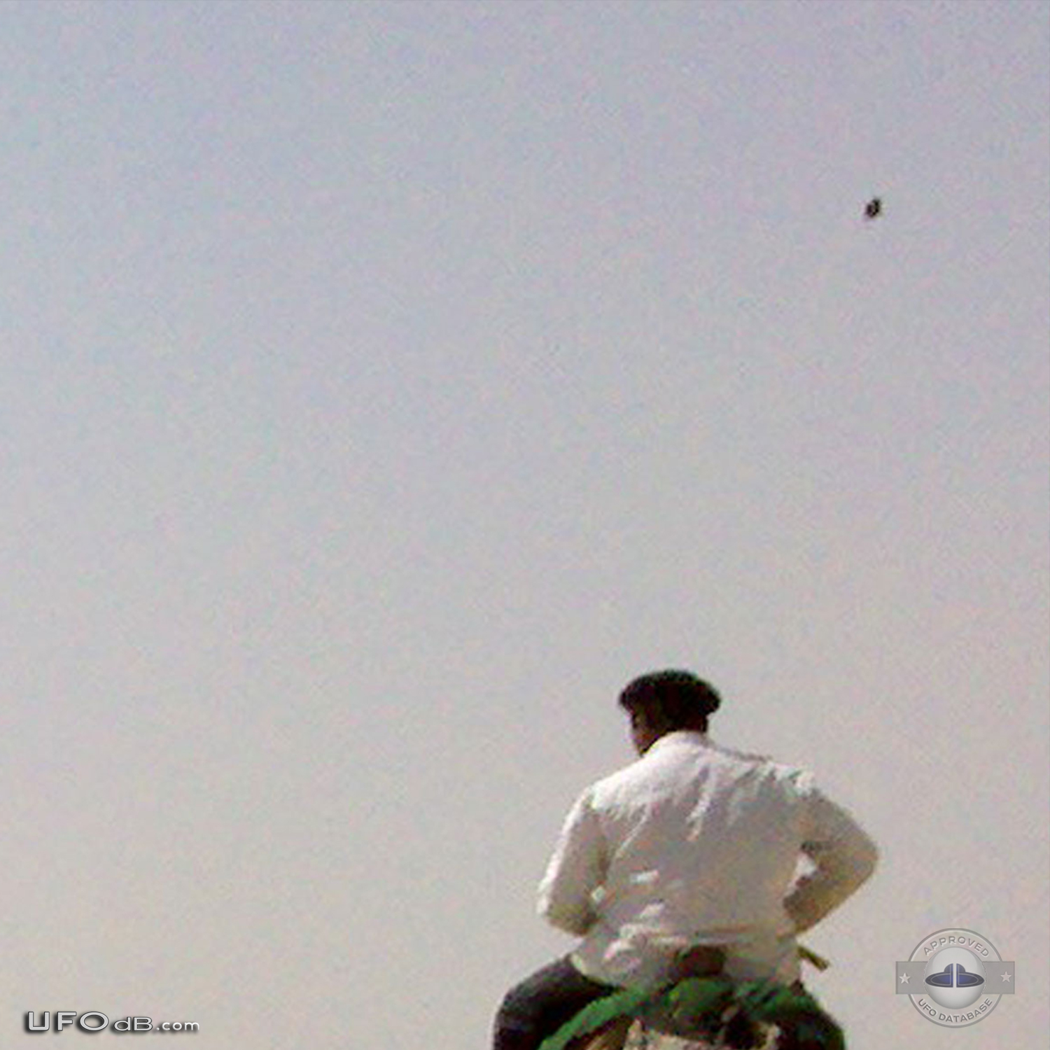 Tourist picture reveals UFO over Bent Pyramid near Dashur Egypt 2011 UFO Picture #478-2