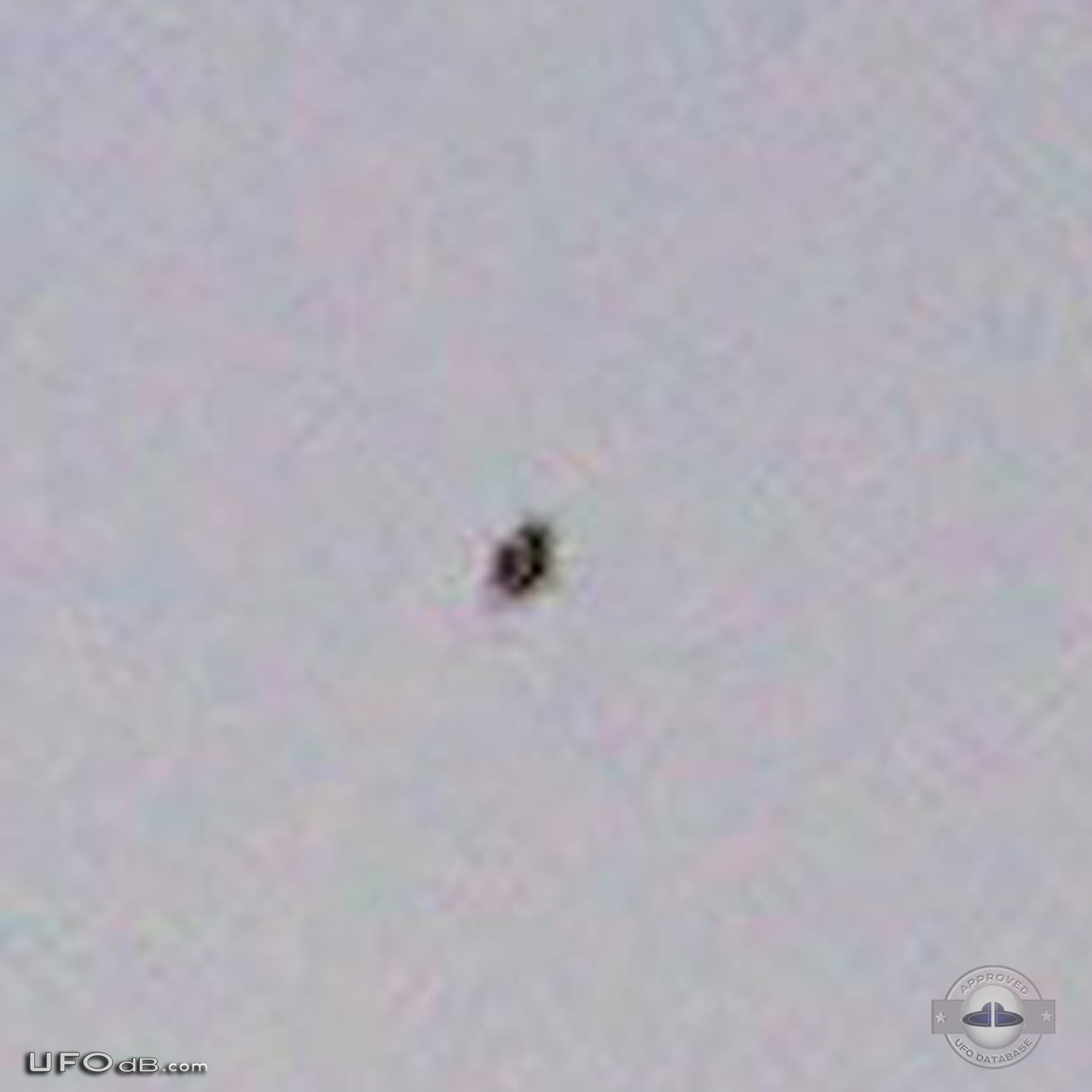 Tourist picture reveals UFO over Bent Pyramid near Dashur Egypt 2011 UFO Picture #478-3