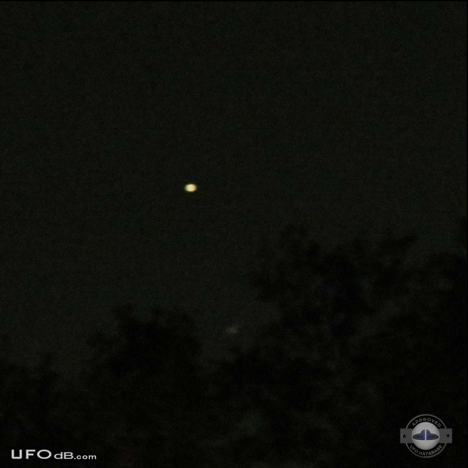 UFO sightings seen by neighbors and Local Police in Texas USA 2012 UFO Picture #479-1