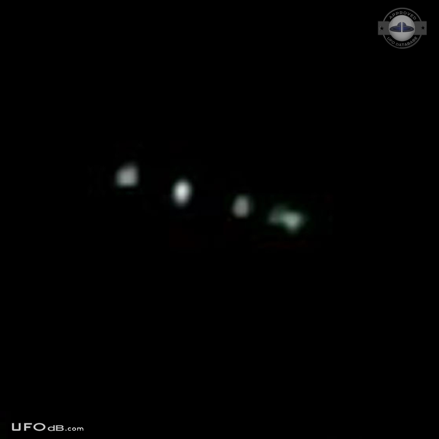 Fleet of 5 bright lights UFOs seen by many witnesses in Johannesburg UFO Picture #487-3