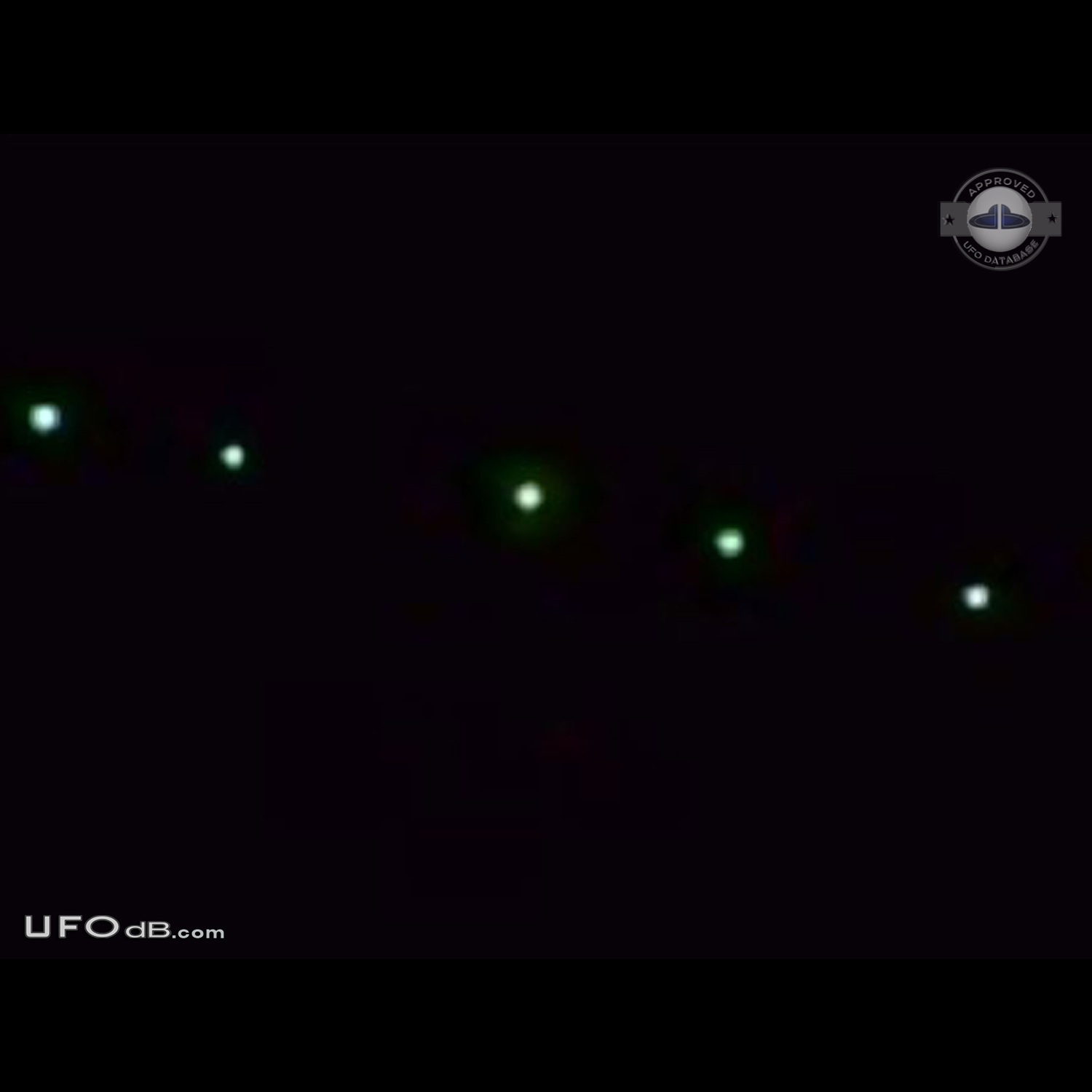 Fleet of 5 bright lights UFOs seen by many witnesses in Johannesburg UFO Picture #487-4