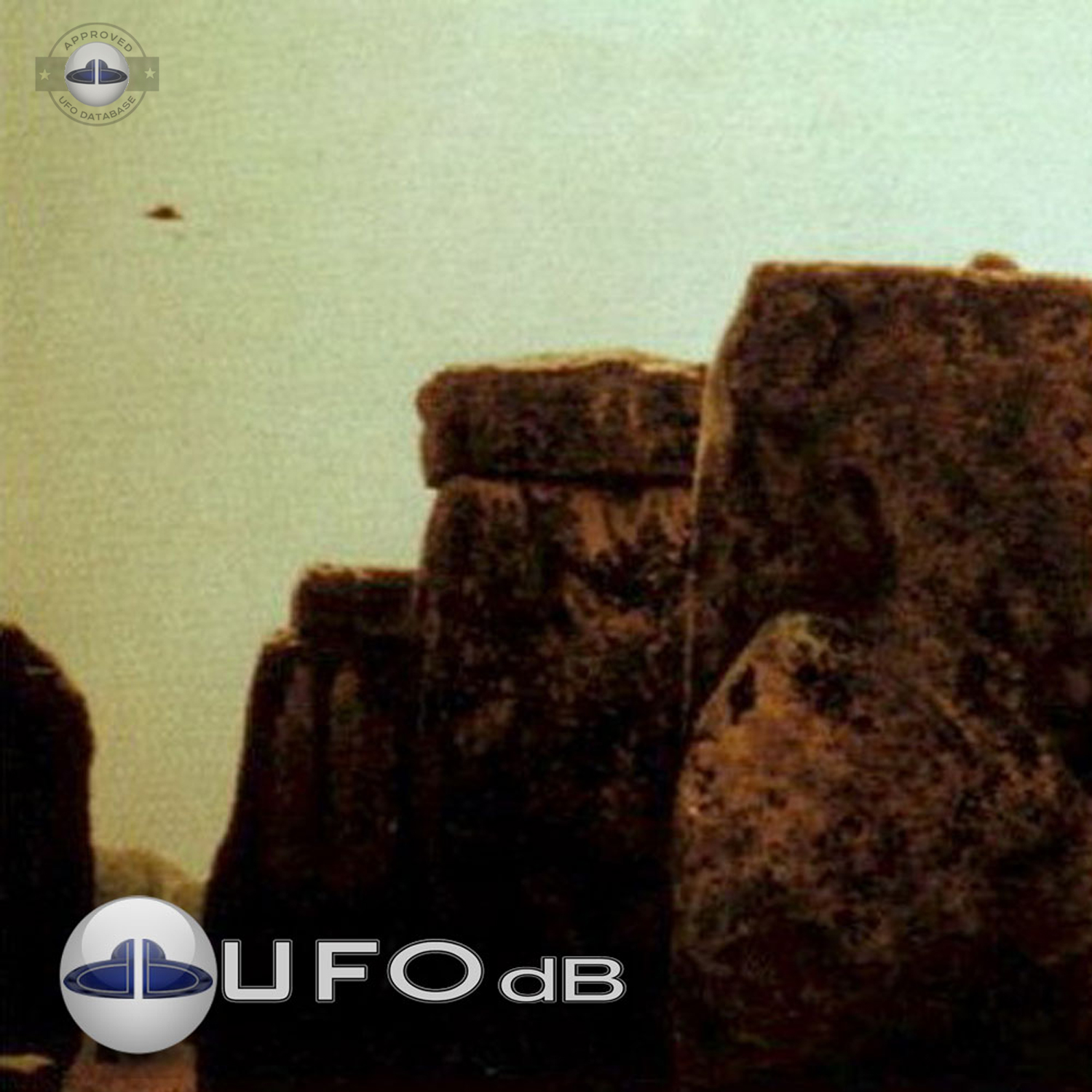 UFO Picture taken near the famous Stonehenge prehistoric monument UFO Picture #49-2