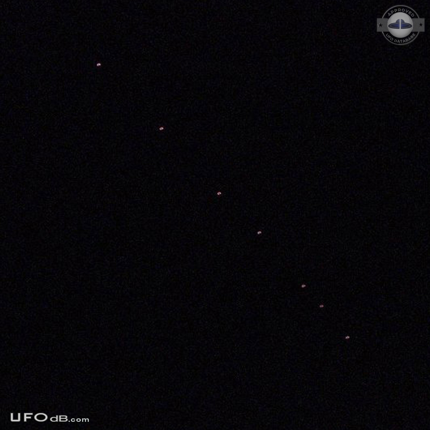UFOs seen by several Marines over Camp Leatherneck, Afghanistan 2010 UFO Picture #490-1
